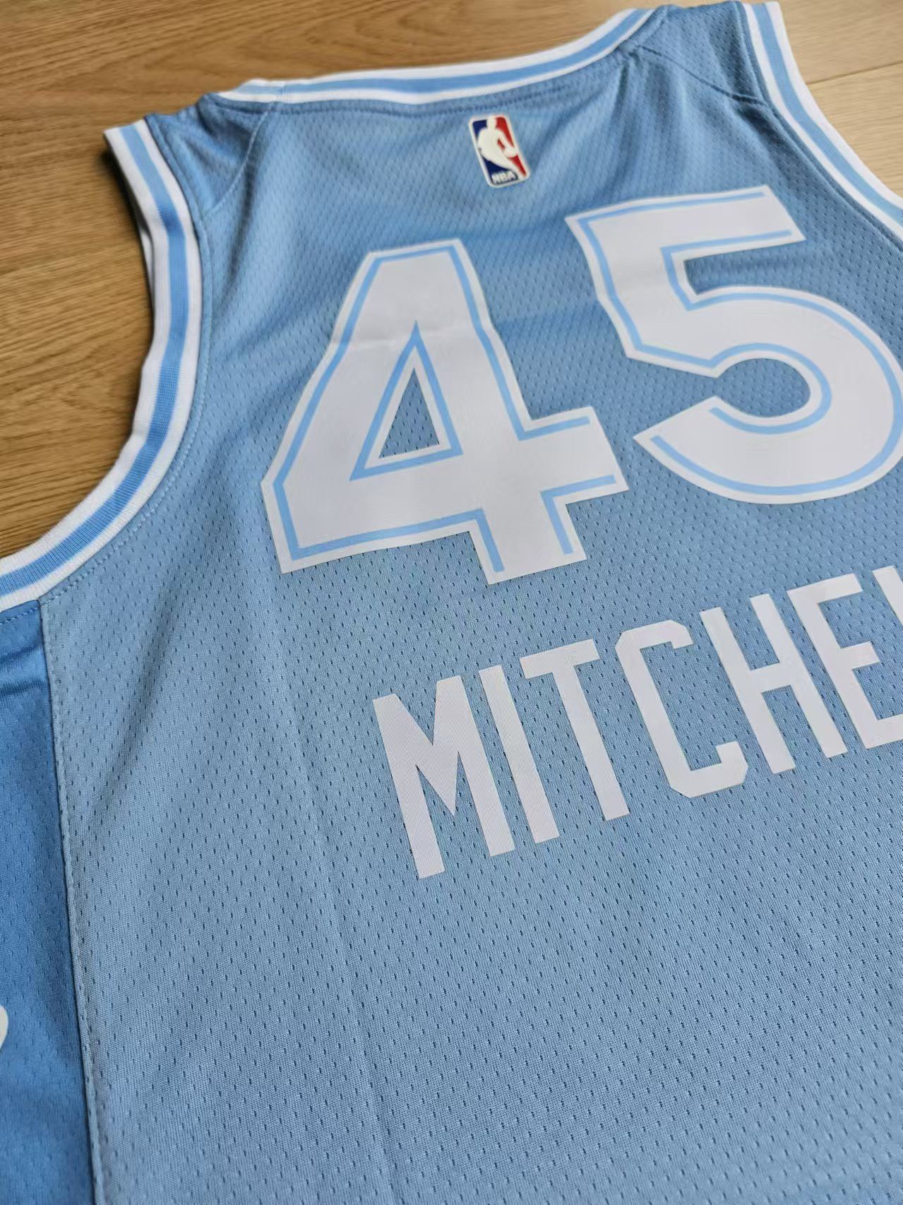 NBA Cleveland Cavaliers 45 Donovan Mitchell Jersey City M Size US M / EU 48-50 / 2 - 4 Thumbnail