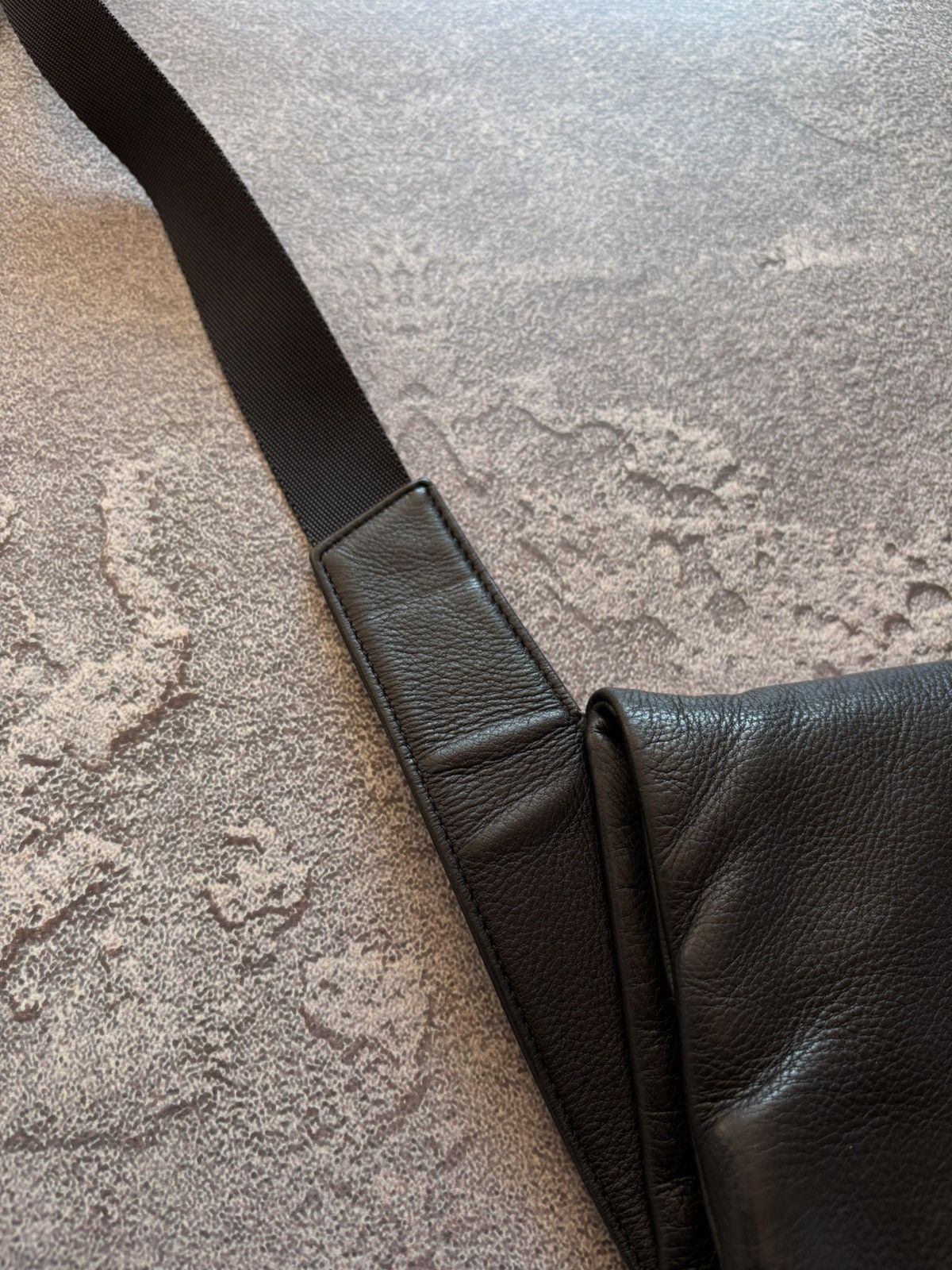 agnes b. Agnes b. Leather Crossbody Avant Garde Bag Made in Japan Size ONE SIZE - 4 Thumbnail