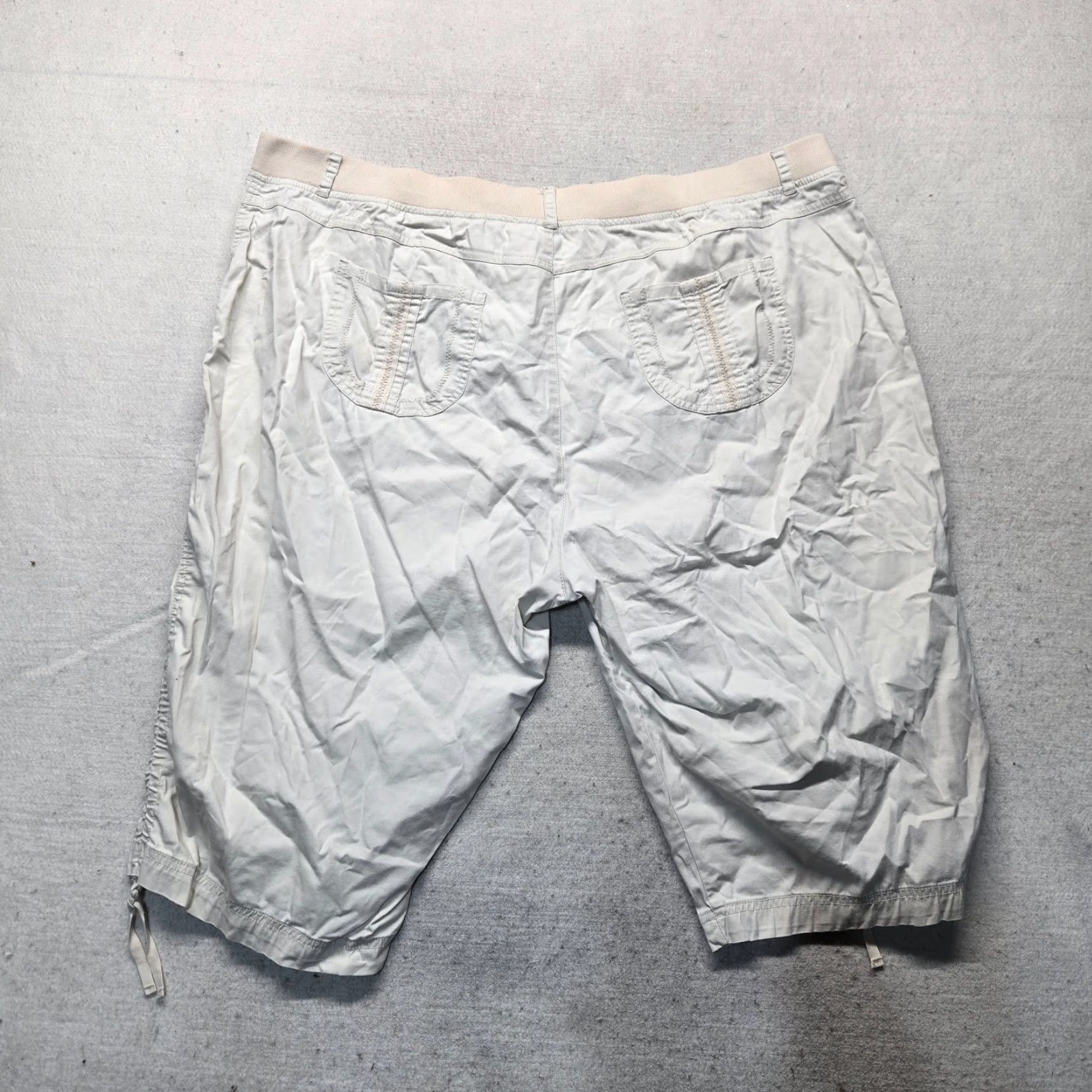 Gloria Vanderbilt Gloria Vanderbilt Bermuda Shorts Adult Women Plus Size 24W Tan Beige Cotton Twill Pants shorts Bermuda 24W Womens Size 42" / US 20 - 8 Thumbnail