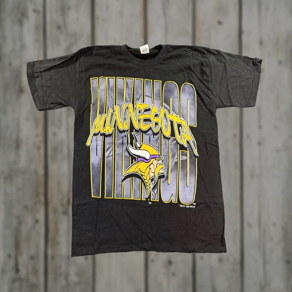 Logo 7 VINTAGE Logo 7 Minnesota Vikings T Shirt Mens L Black 1995 NFL Graphic Tee Size US L / EU 52-54 / 3 - 1 Thumbnail