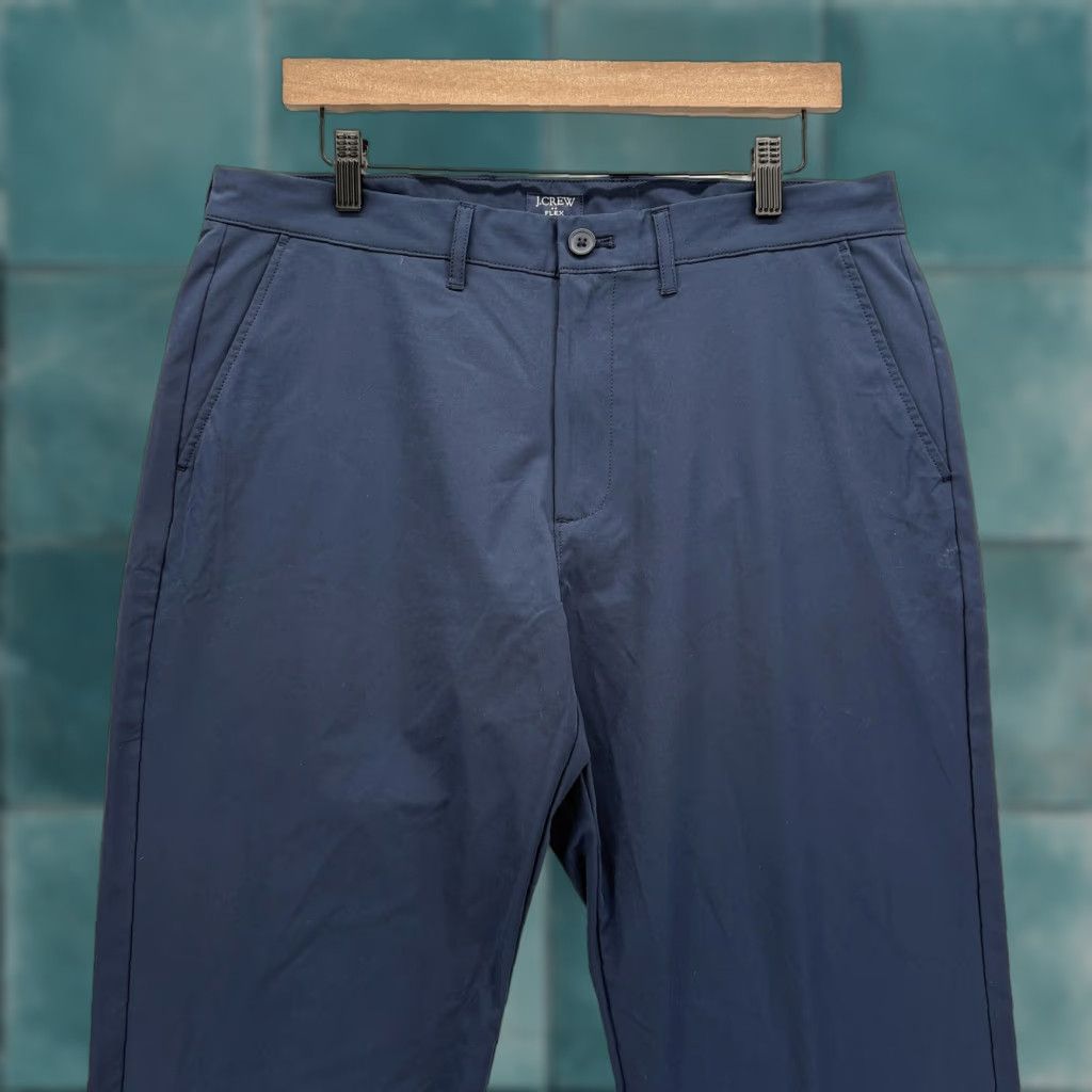 J.Crew J.Crew Flex Tech Pants Mens 33x30 Straight Leg Blue Stretch Lightweight Golf Casual Flat Front Pants Mens Navy Blue 90s? Size US 33 - 1 Thumbnail