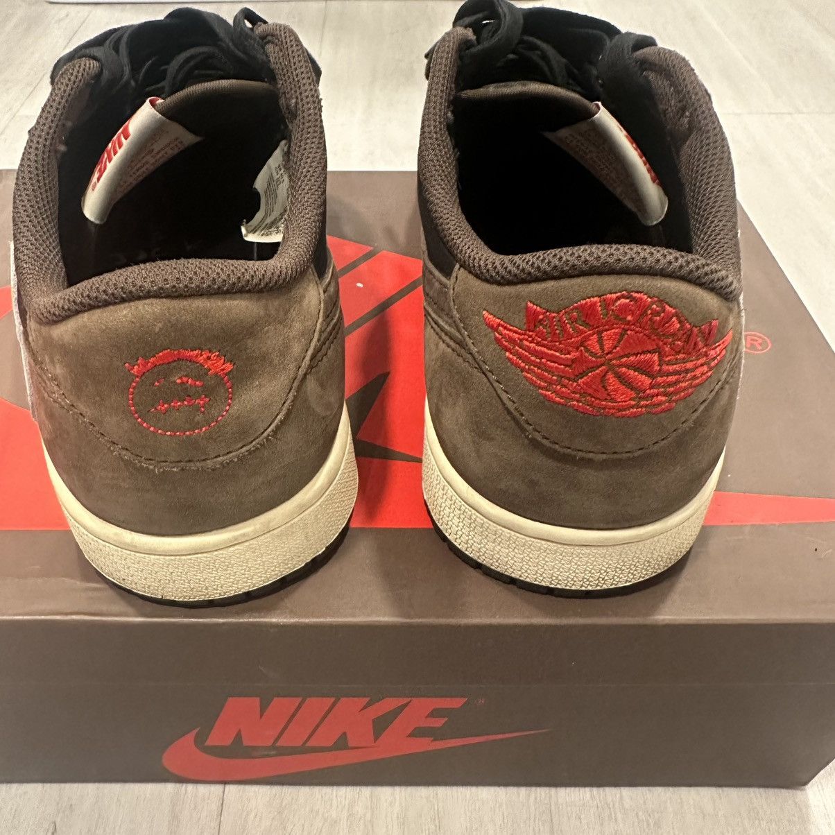 Jordan Brand × Nike × Travis Scott Travis Scott Jordan 1 Retro LOW OG SP Size US 9 / EU 42 - 2 Thumbnail