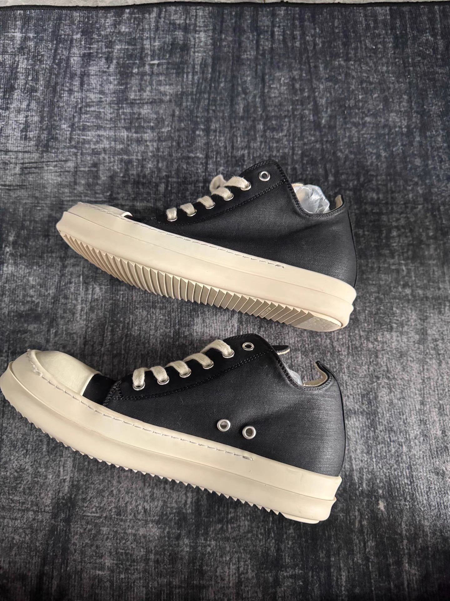 Rick Owens rick owens DRKSHDW Low Top Waxed Canvas Size US 9 / IT 39 - 6 Thumbnail