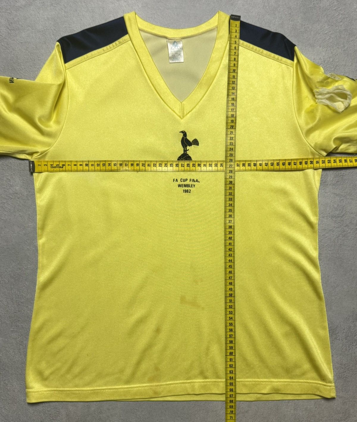 Le Coq Sportif Tottenham Hotspur 1981 1982 Away Shirt Jersey Le Coq Sportif Size US M / EU 48-50 / 2 - 21 Thumbnail
