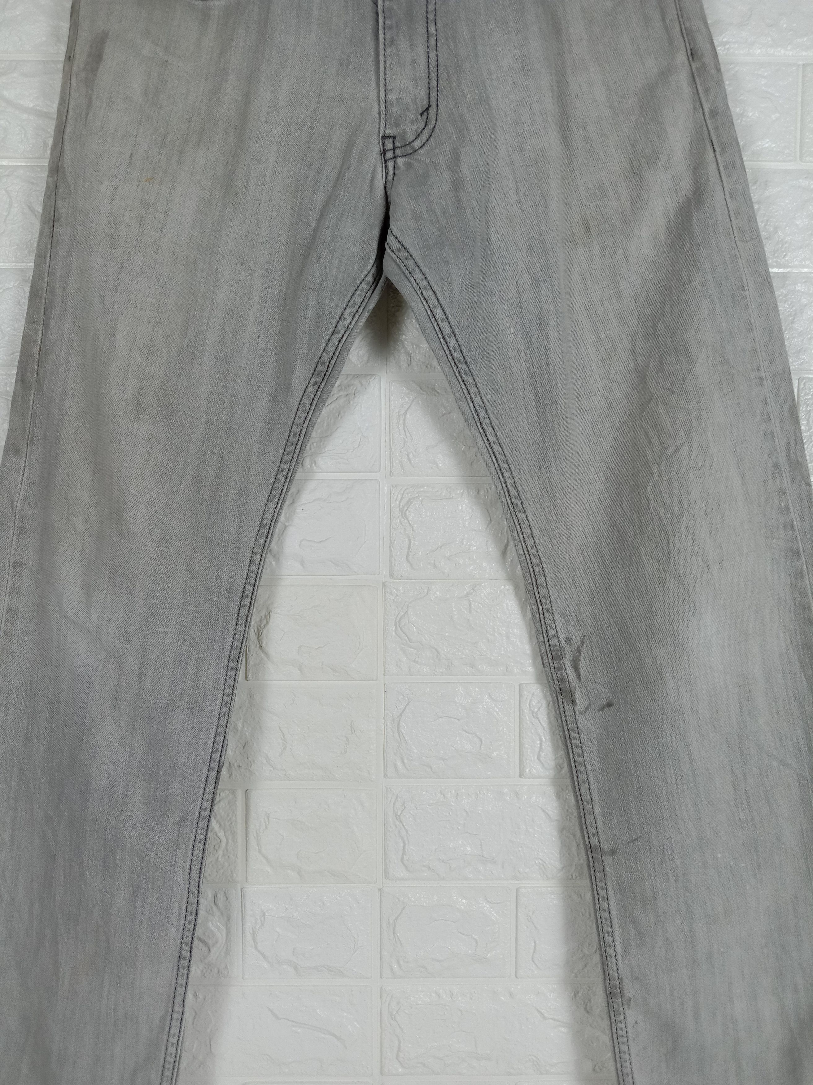 Levi's Vintage Levi’s 514 Jeans Slim Straight Distressed Denim Size US 30 / EU 46 - 3 Thumbnail