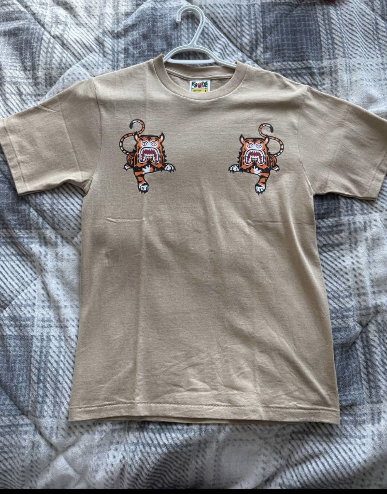 Bape New authentic Bape beige tiger tee size small Size US S / EU 44-46 / 1 - 1 Thumbnail