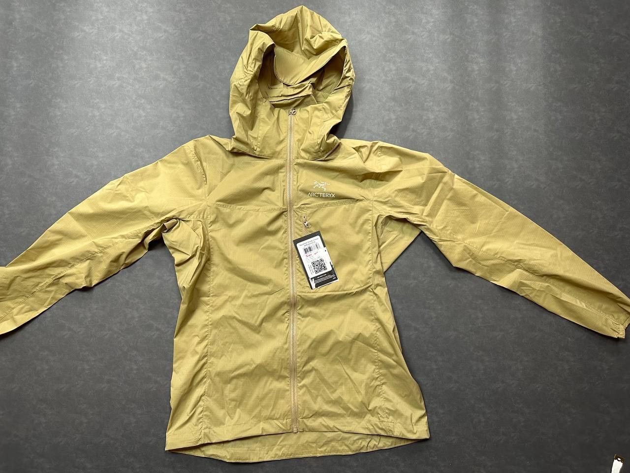 image of Arcteryx Squamish New Sample Womens Rain Jacket S in Gold (Size Small)
