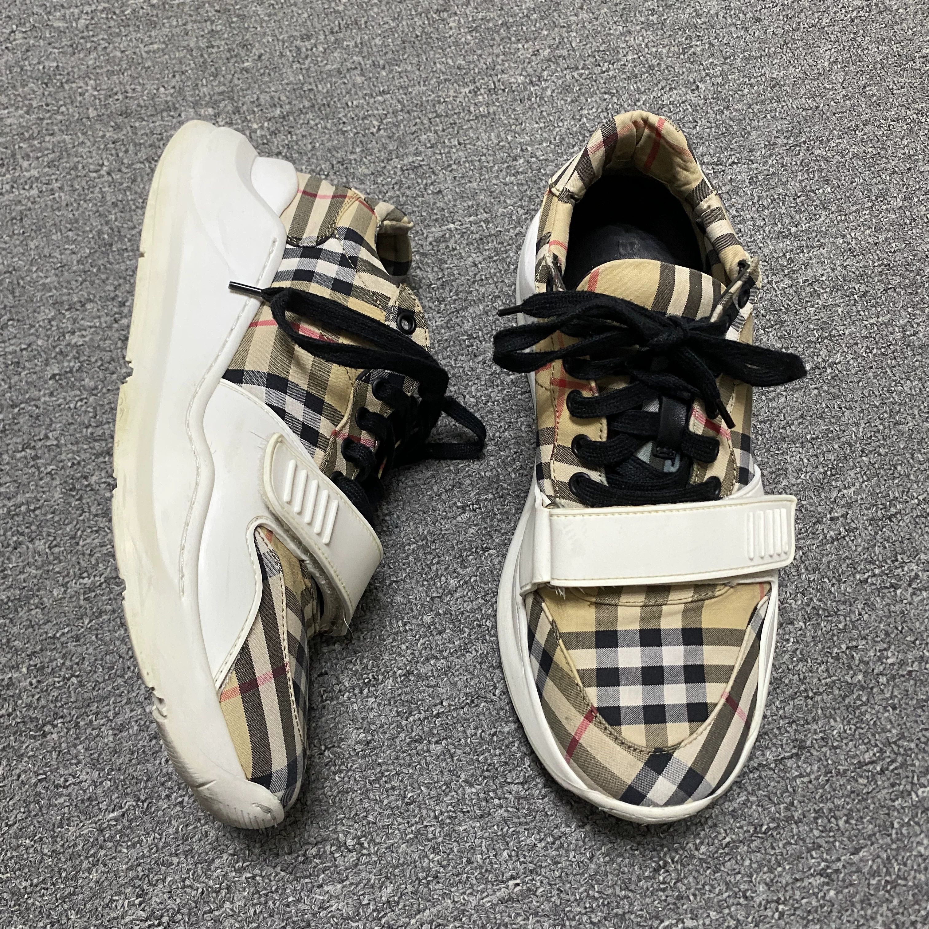 Burberry Burberry Check Dad Shoes Size US 10 / EU 43 - 1 Thumbnail