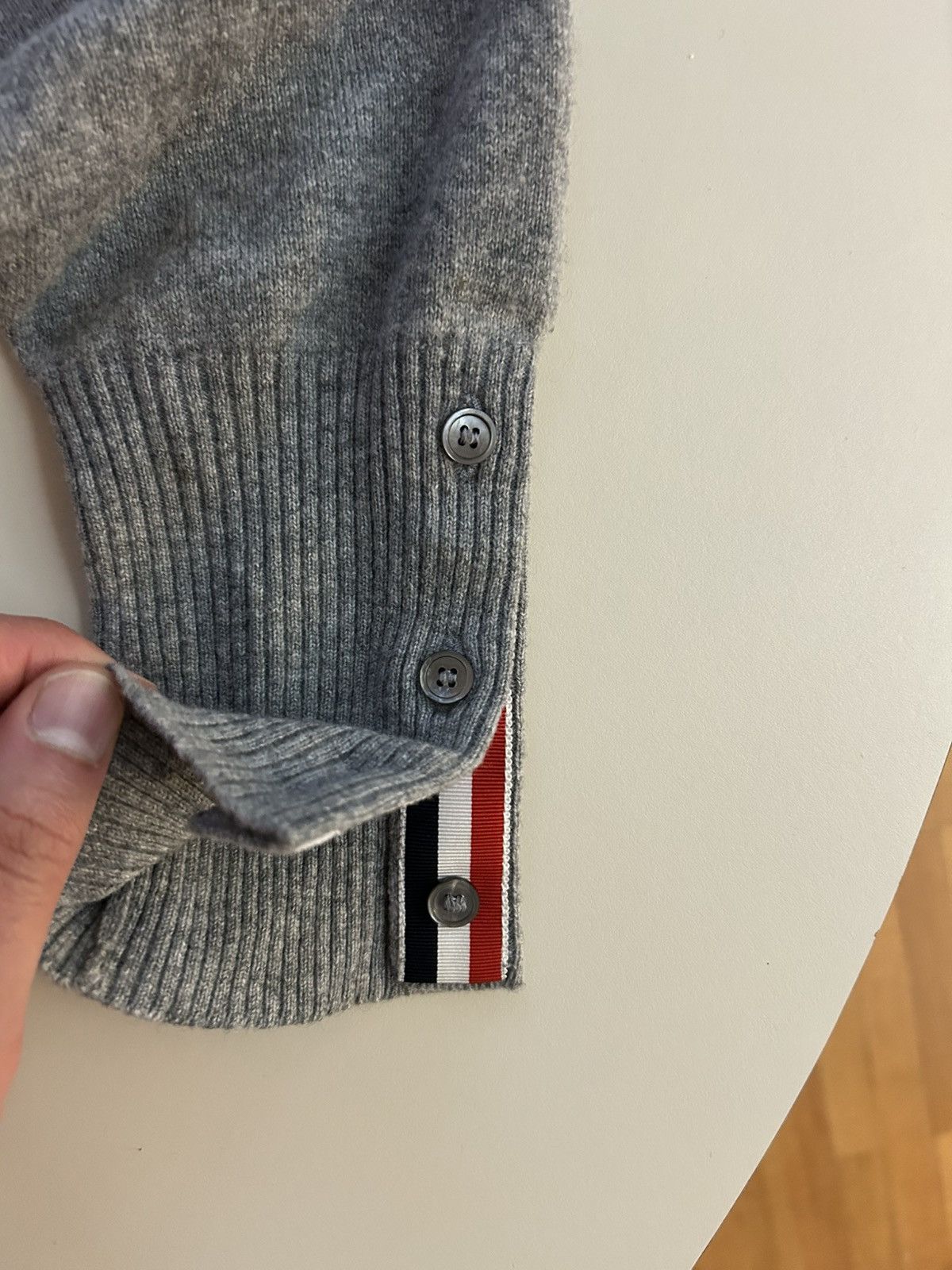 Thom Browne Thom Browne Cashmere 4-bar Pullover Light Grey Size US M / EU 48-50 / 2 - 3 Thumbnail