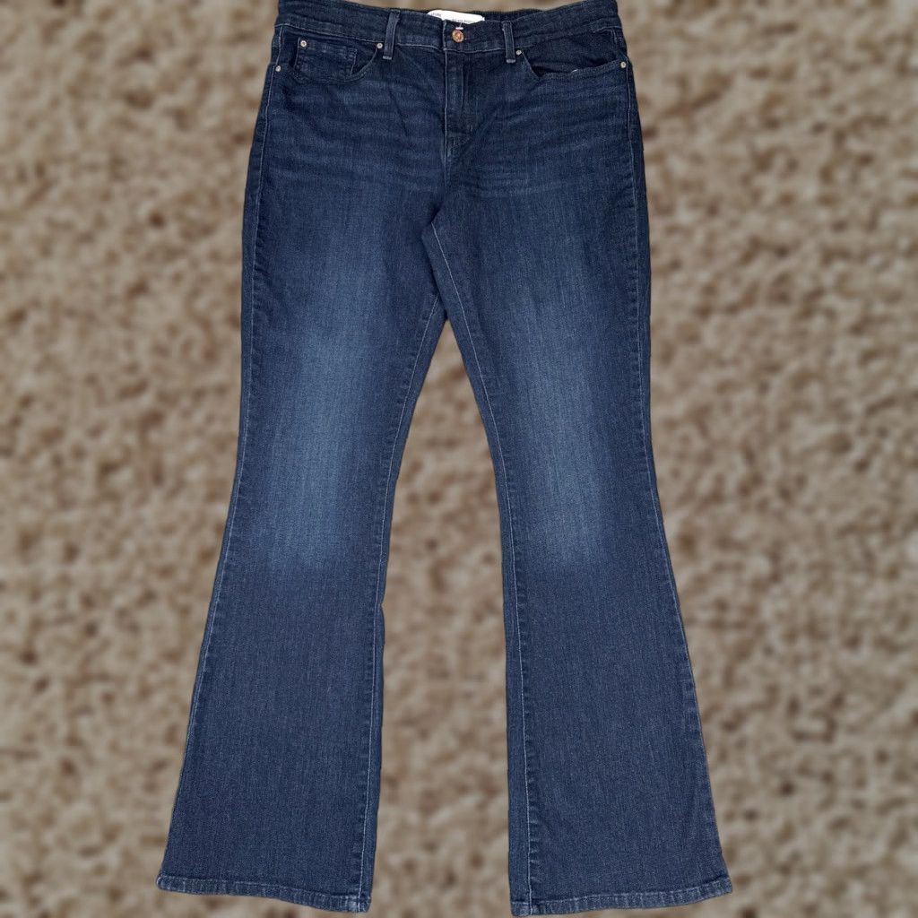 Levi's Signature Levi Strauss Jeans Womens 14 Mid Rise Bootcut Dark Wash Denim 32x32 Size 36" / US 14 / IT 50 - 1 Thumbnail