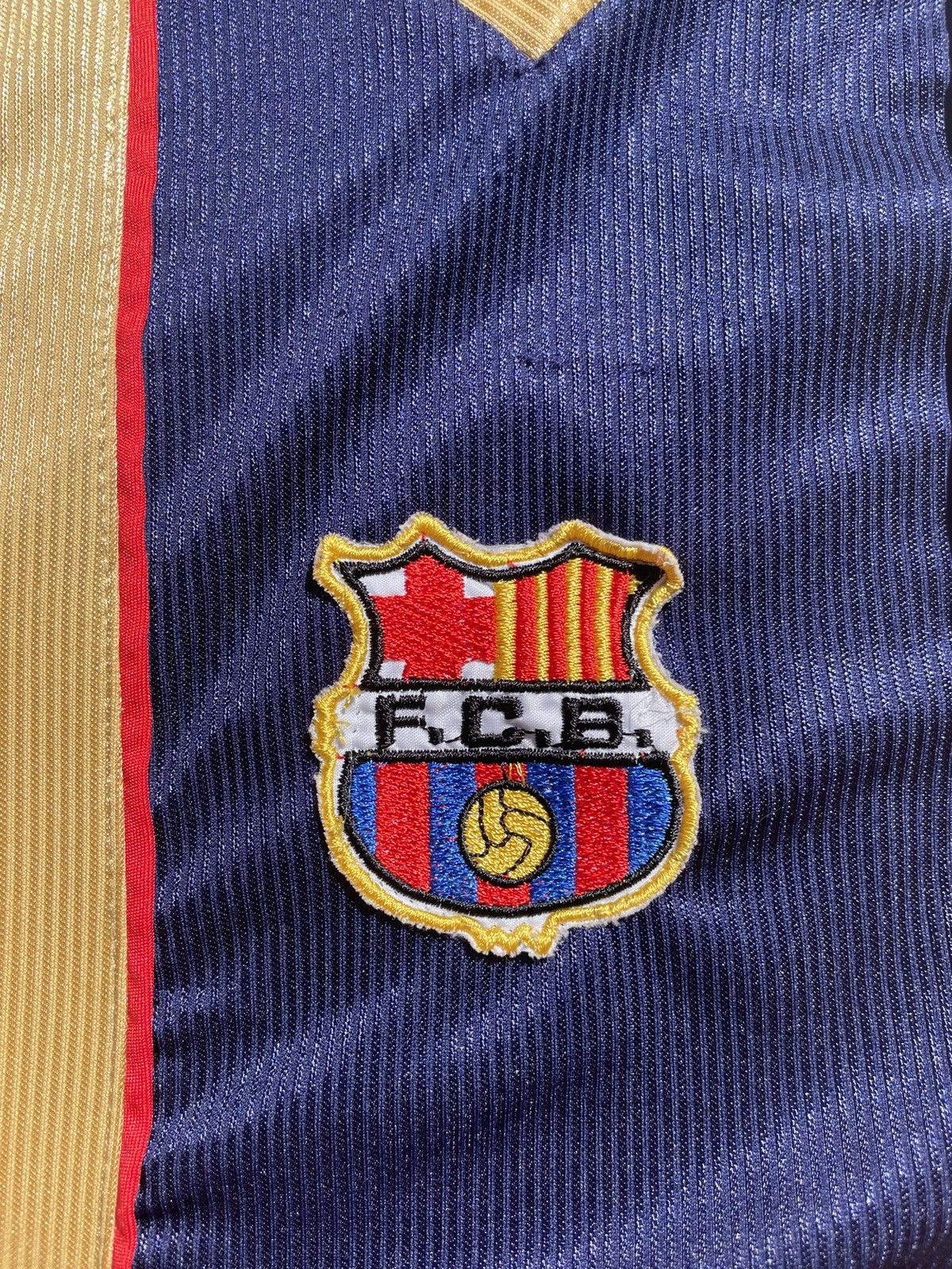Vintage Vintage Football FC Barca T-Shirt Kluivert Size US L / EU 52-54 / 3 - 6 Thumbnail