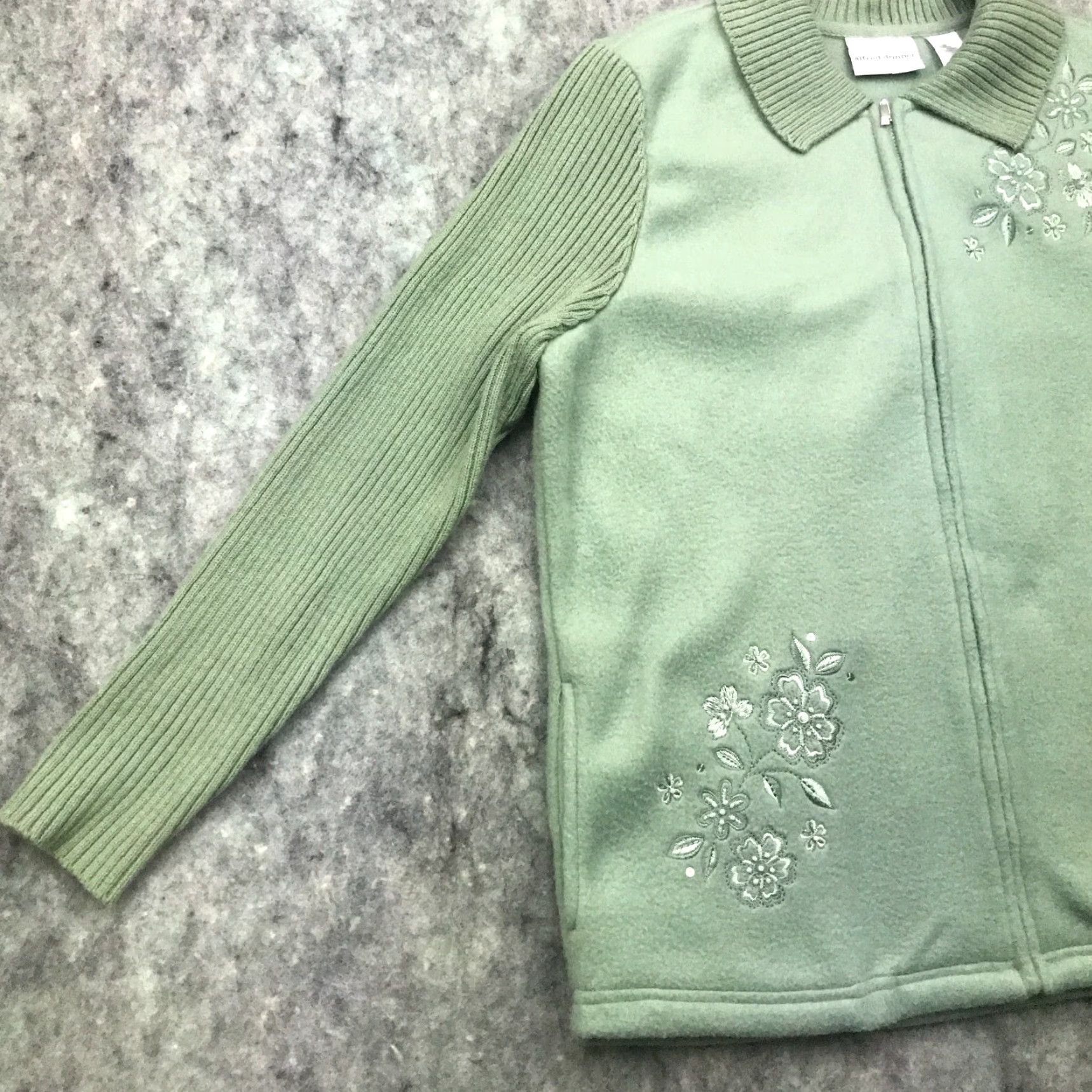 Vintage Alfred Dunner Womens Sweater Full Zip Green Floral Embroidery Size 12 - Knit, Pockets, Long Sleeve, Classic Fit, Regular Polyester Size XL / US 12-14 / IT 48-50 - 5 Thumbnail
