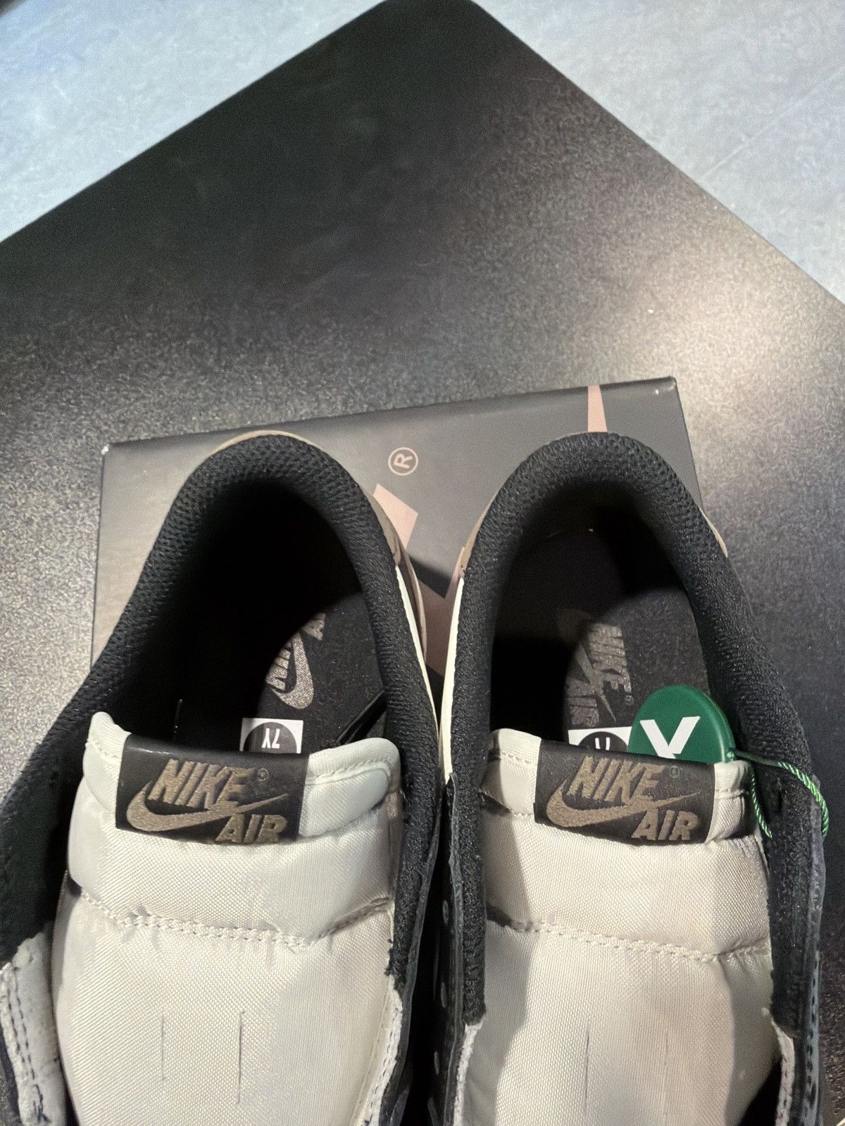 Jordan Brand Jordan 1 Low mocha Size-7y Brand New Quick Shipping Size US 7 / EU 40 - 6 Thumbnail