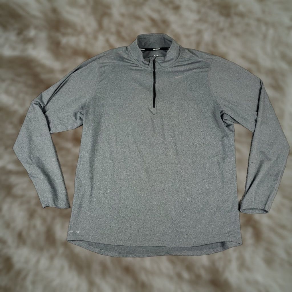 Nike Nike Mens T Shirt XL Gray 1/4 Zip Pullover Long Sleeve Golf Activewear Casual Modern Sports Nike Dri-Fit Mens XL Gray long sleeve pullover 1/4 zip Size US XL / EU 56 / 4 - 1 Thumbnail