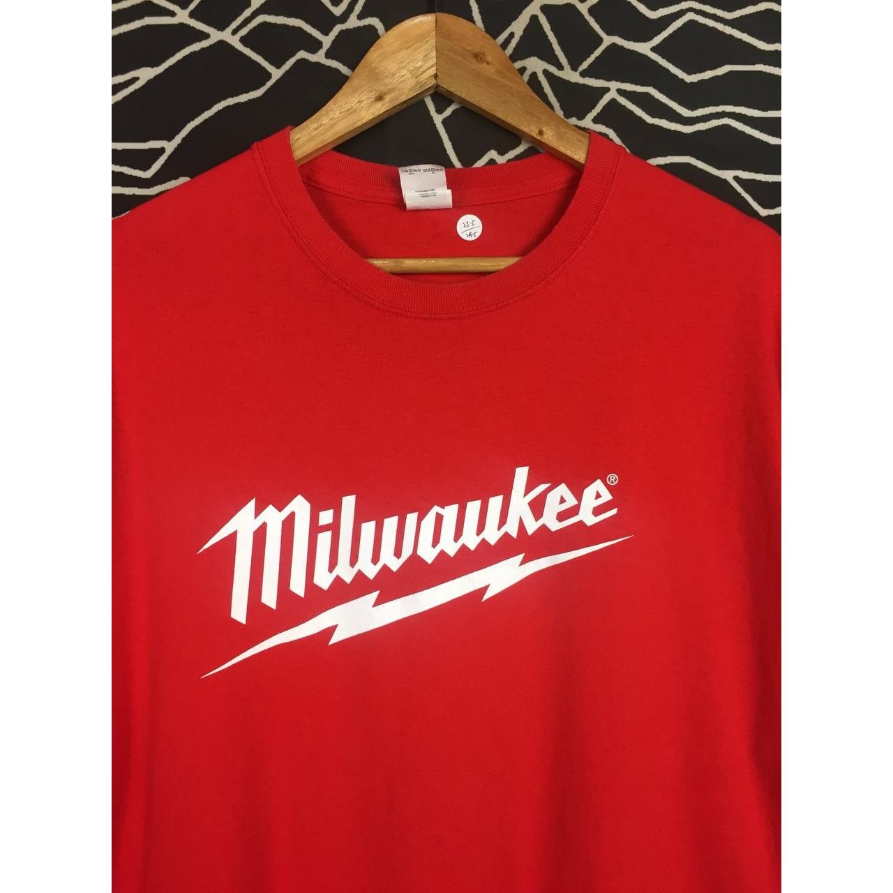 Gildan Milwaukee Electric Tool Corporation Big Logo Tee Size US XL / EU 56 / 4 - 3 Thumbnail