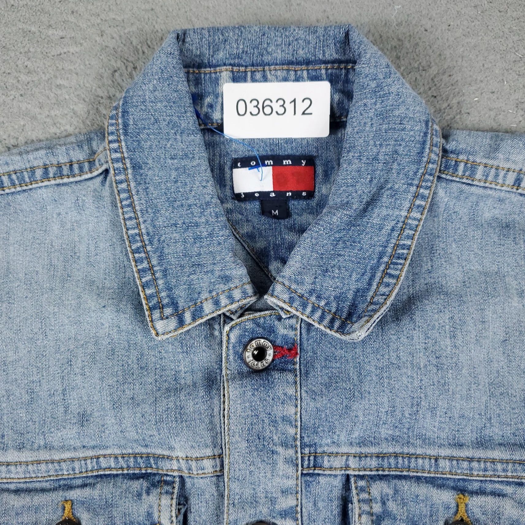 Tommy Hilfiger VINTAGE Tommy Hilfiger Denim Jacket Womens Medium Blue Mid-Length Regular Fit Size 32" / US 10 / IT 46 - 2 Thumbnail