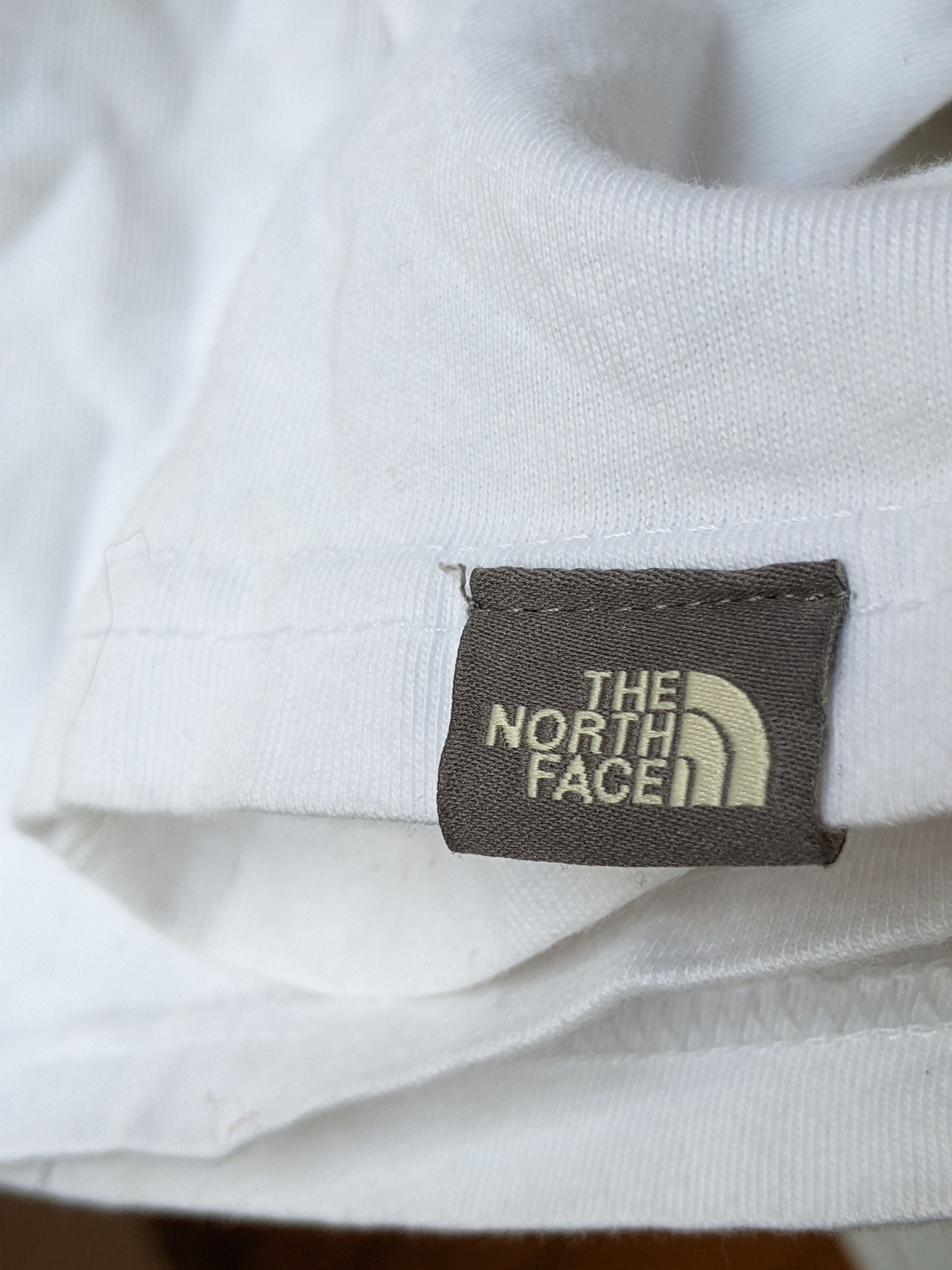 The North Face The North Face Big Logo Black/White Tshirt Size S vintage Size US S / EU 44-46 / 1 - 8 Thumbnail