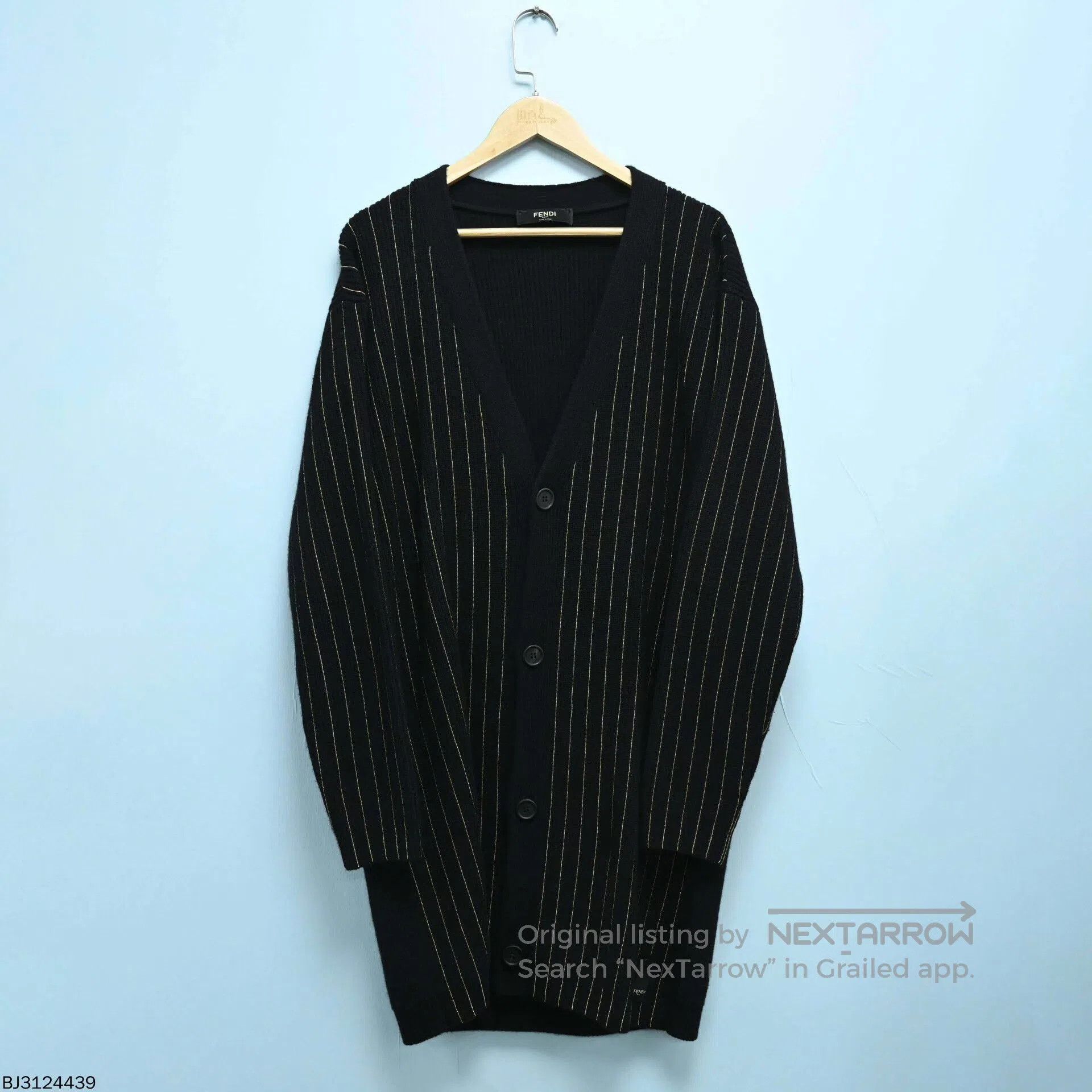 Fendi fendi v-neck knitted cardigan coat size 50. Size US M / EU 48-50 / 2 - 1 Thumbnail