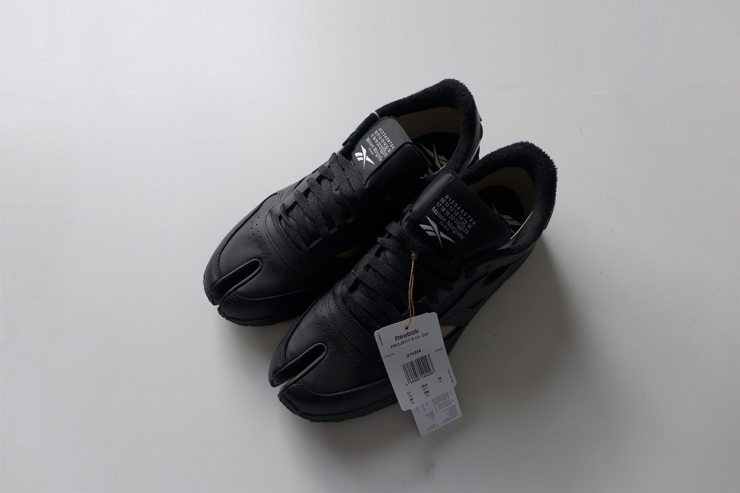Maison Margiela Magiela x Reebok Tabi Black Classic Leather DQ Sneakers Size US 11 / EU 44 - 2 Thumbnail