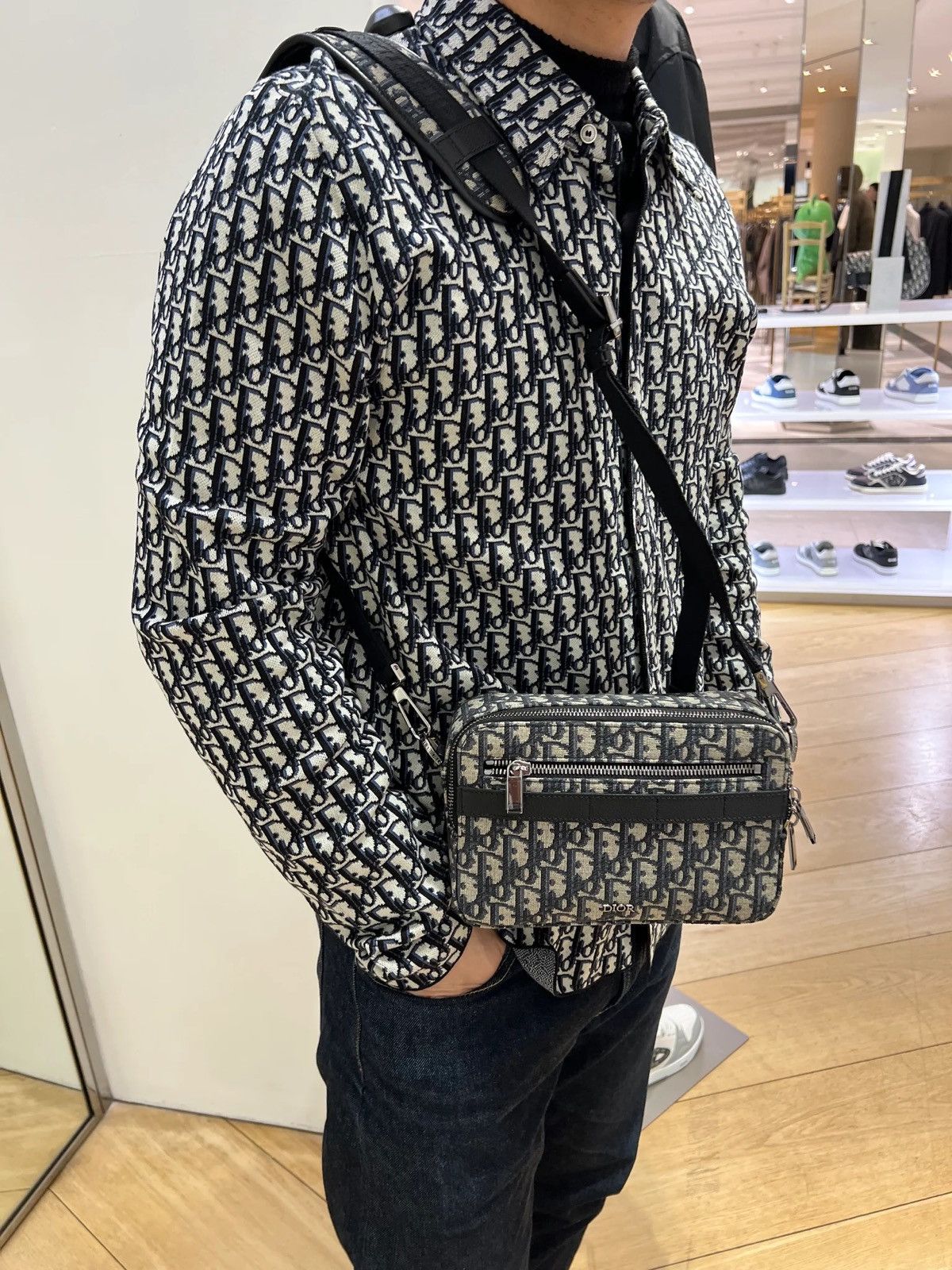 Dior 🔥3000$ Dior Oblique Jacquard Safari Messenger Bag/Dior Bag Size ONE SIZE - 23 Thumbnail