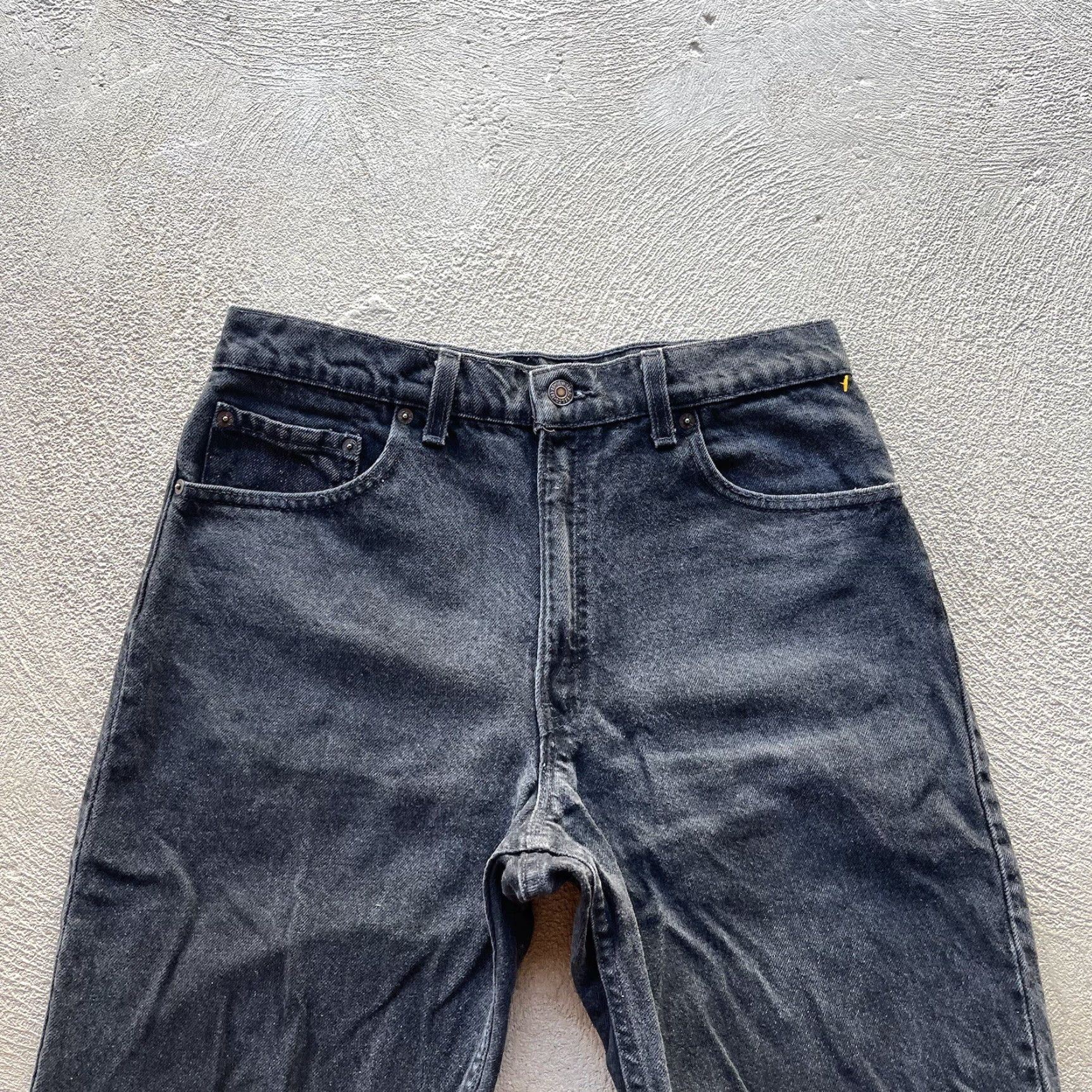 Levi's VINTAGE Levi's Jeans Mens 32x32 550 Relaxed Straight Denim Black 90s Logo Embroidered Mens American Western 32 Regular Men Size US 32 / EU 48 - 4 Thumbnail