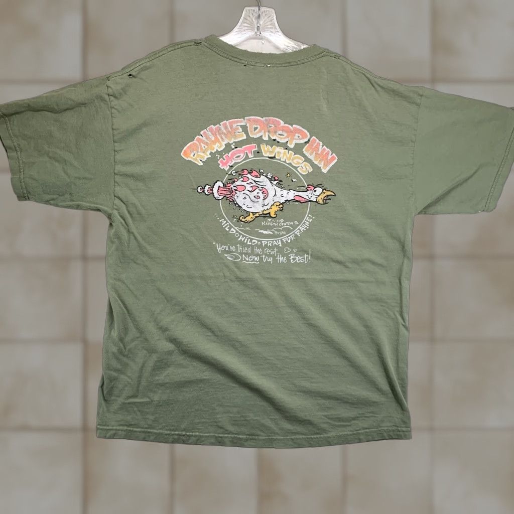 Gildan VINTAGE Gildan T-Shirt Unisex Adults Large Buffalo Wings 90s Y2K Graphic Print Green Size US L / EU 52-54 / 3 - 1 Thumbnail