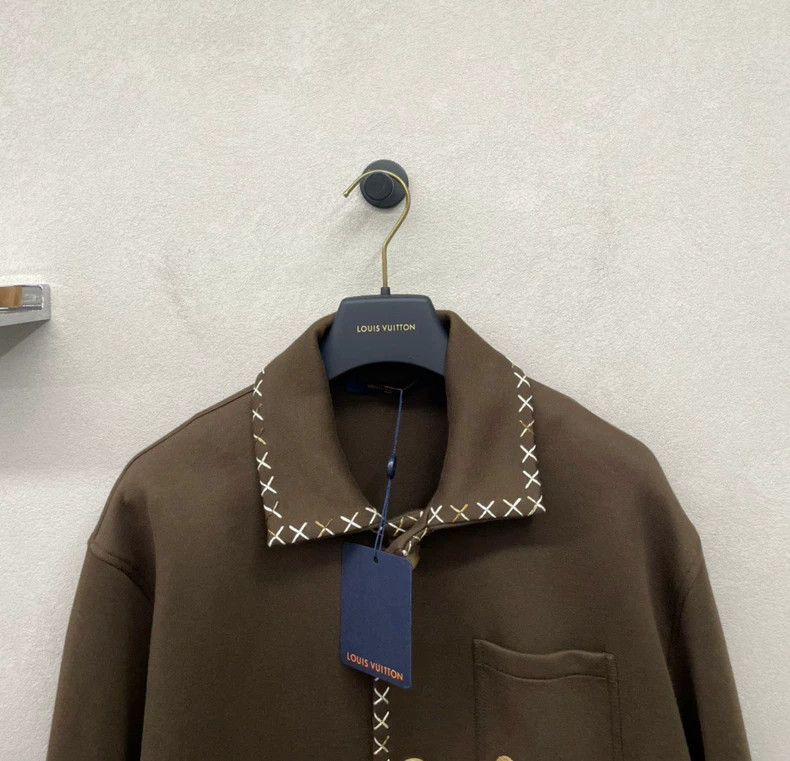 Louis Vuitton Louis Vuitton 24 new chocolate embroidered jacket Size US L / EU 52-54 / 3 - 3 Thumbnail