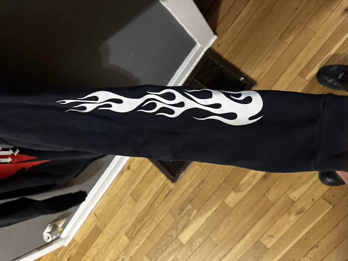 Palm Angels × Vlone VLONE X PALM ANGELS RED FLAME CROPPED HOODIE Size US M / EU 48-50 / 2 - 4 Thumbnail
