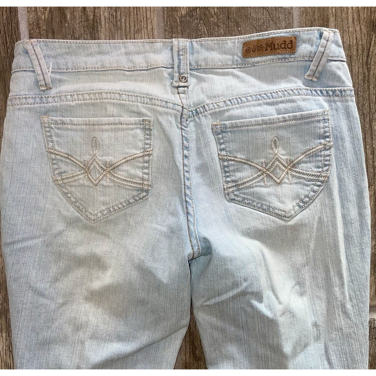 The Unbranded Brand Vintage Y2K Mudd Women’s Low Rise Flare Bottom Jeans Size 5 Size 26" / US 2 / IT 38 - 8 Thumbnail