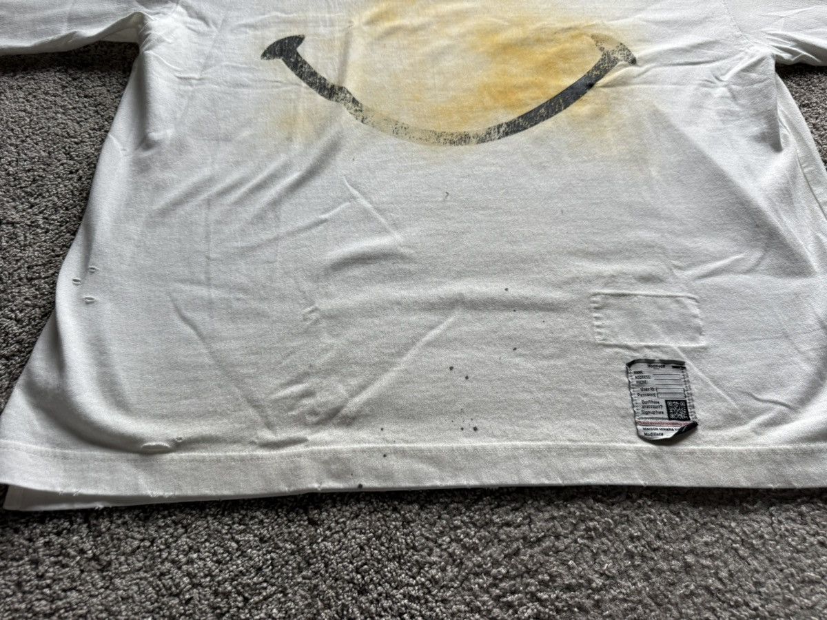 Maison MIHARA YASUHIRO Maison Mihara Yasuhiro smiley face bleached acid was T shirt Size US L / EU 52-54 / 3 - 10 Thumbnail