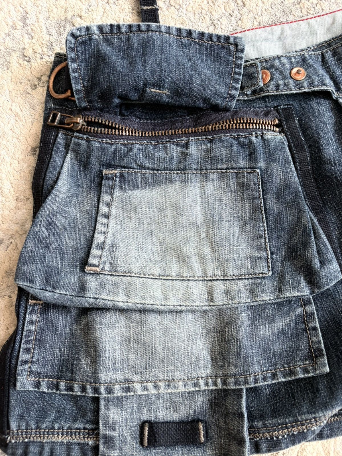 Marithe + Francois Girbaud Denim Multi Pocket Accessory Skirt Size 26" / US 2 / IT 38 - 4 Thumbnail