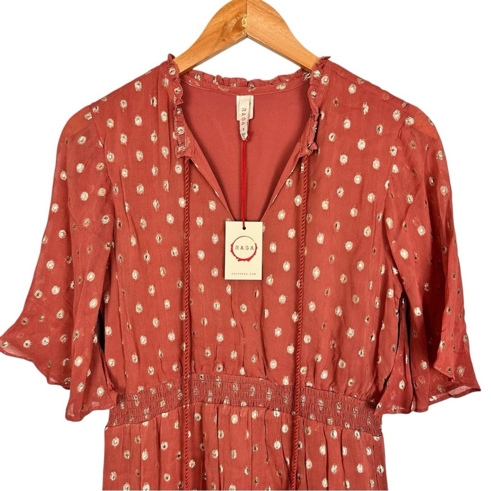 Anthropologie NWT Anthropologie Raga Tiered Mini Dress Dusty Pink Gold S Size S / US 4 / IT 40 - 6 Thumbnail
