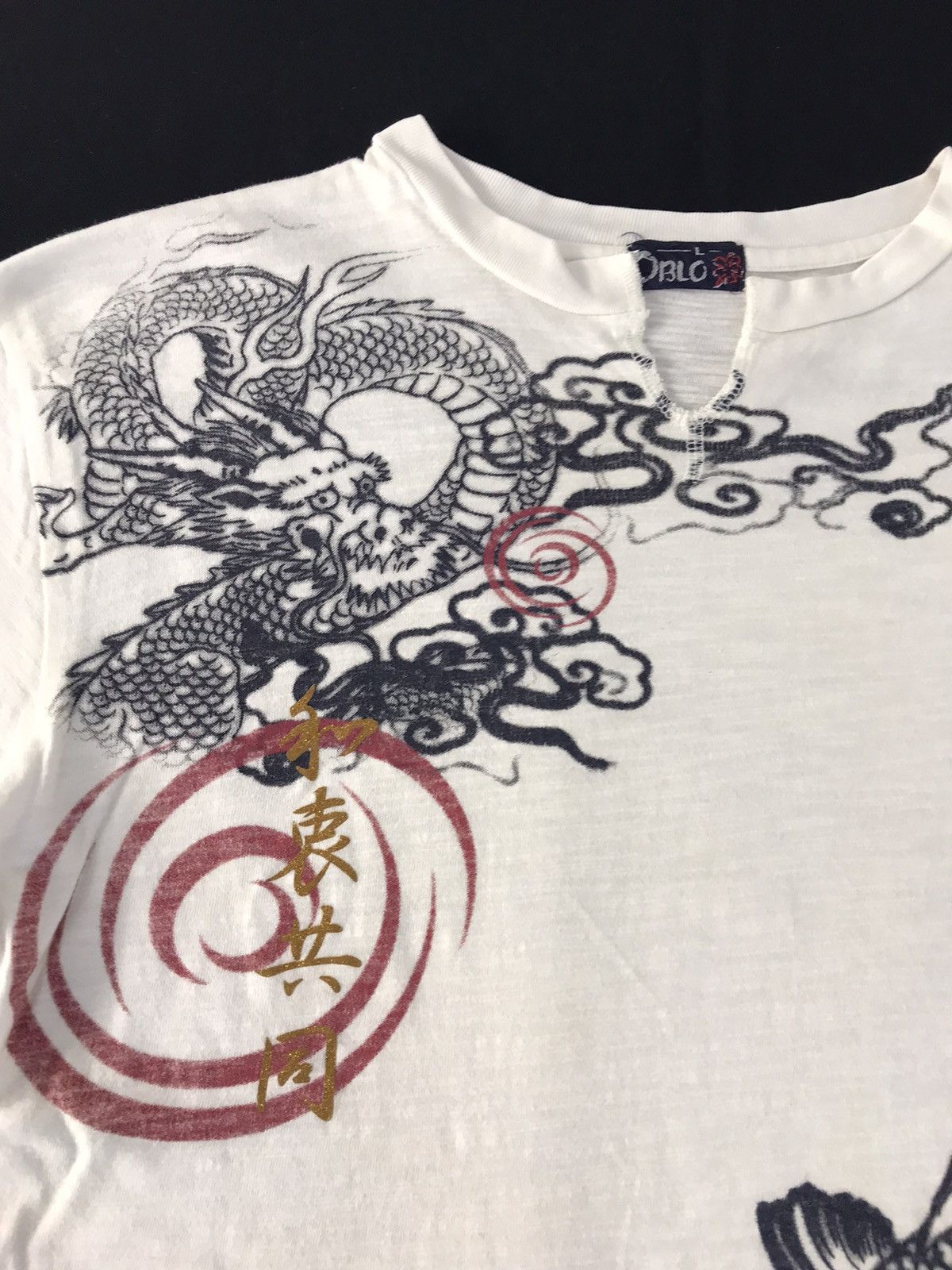 Vintage Oblo Sukajan Dragon Koi Fish Big Screen Longsleeve Tee Size US M / EU 48-50 / 2 - 5 Thumbnail