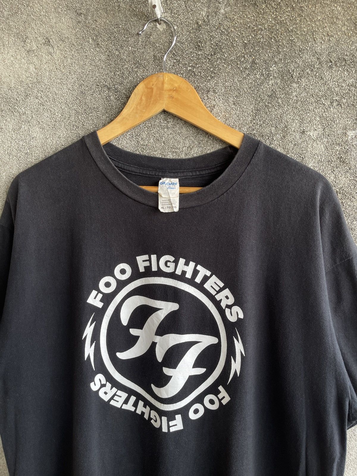 Band Tees Vintage Rock Band🔥FOO FIGHTER🔥Faded Black Tshirt Size US XL / EU 56 / 4 - 5 Thumbnail