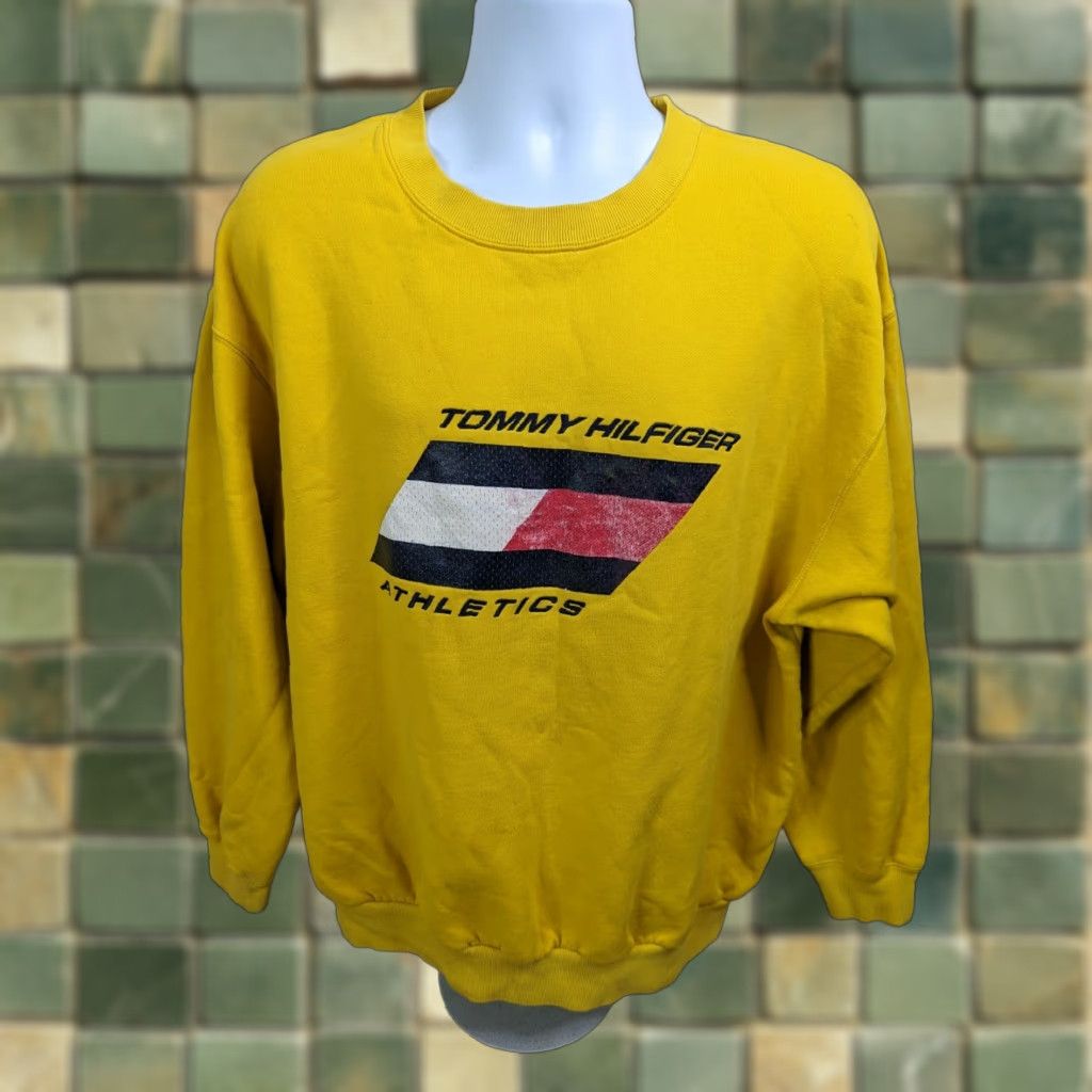 Tommy Hilfiger VINTAGE Tommy Hilfiger Sweatshirt Crew Neck Yellow Flag Logo 90s 00s Sz L Unisex Adults Shirts Pullover Mens Womens Size US L / EU 52-54 / 3 - 1 Thumbnail