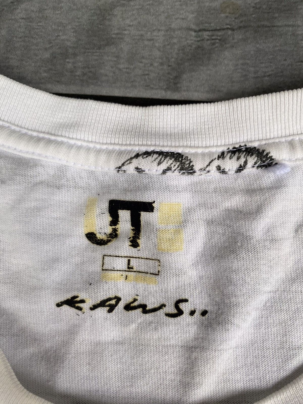 Japanese Brand × Kaws × Uniqlo Uniqlo x kaws tee Size US L / EU 52-54 / 3 - 4 Thumbnail