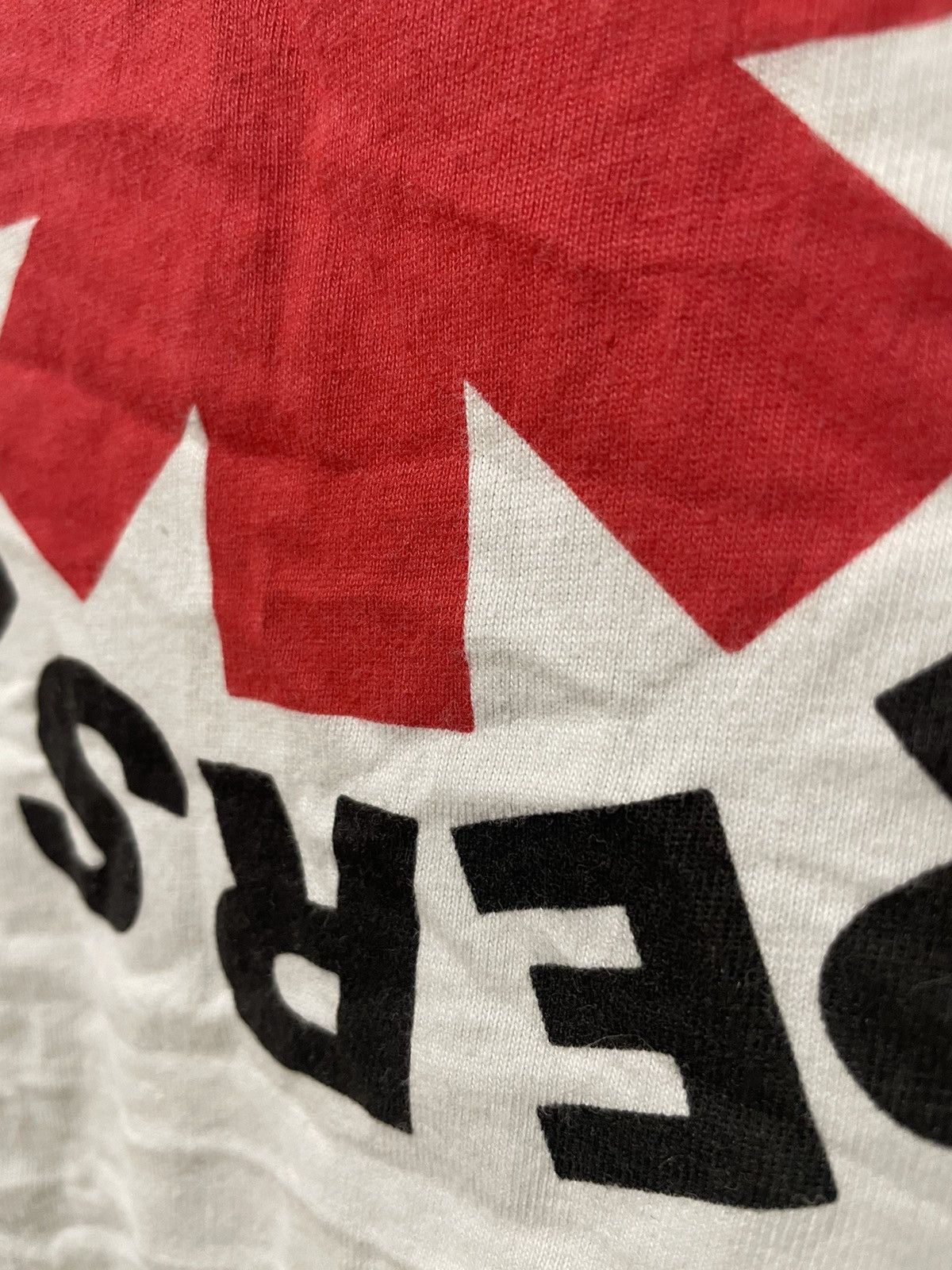 Band Tees Vintage Red Hot Chili Peppers Uniqlo Logo Tee White 2000s S Size US S / EU 44-46 / 1 - 7 Thumbnail