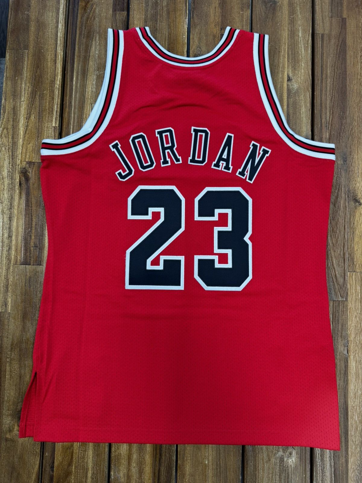Mitchell & Ness Authentic HWC 1997-98 Michael Jordan Chicago Bulls Jersey Size US L / EU 52-54 / 3 - 7 Thumbnail