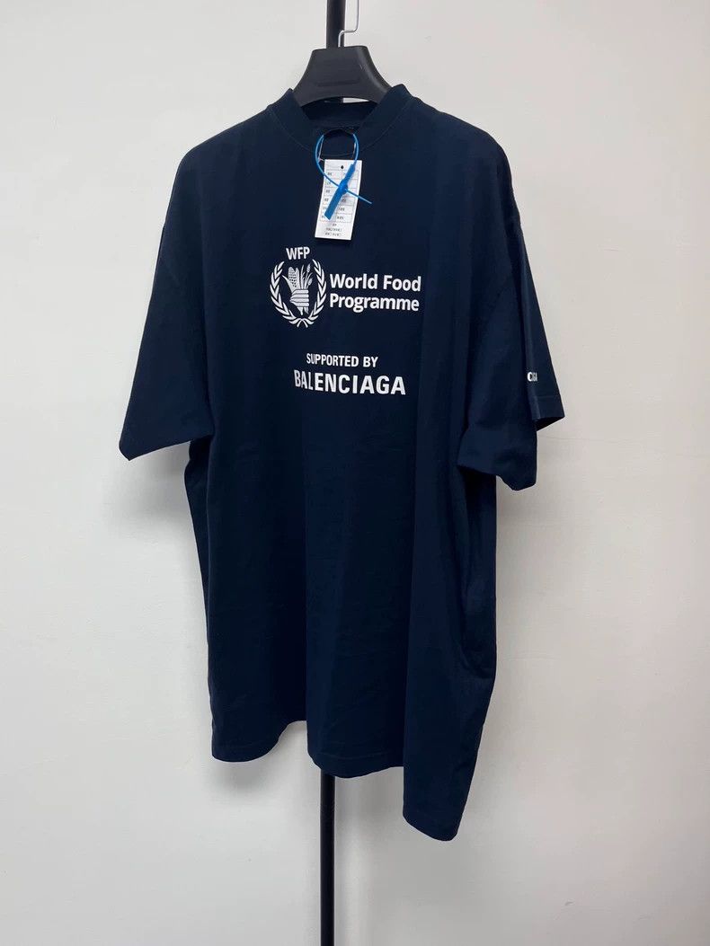 Balenciaga Balenciaga size 2 Letter Print Crew Neck Pullover Fitted Sh Size US S / EU 44-46 / 1 - 1 Thumbnail