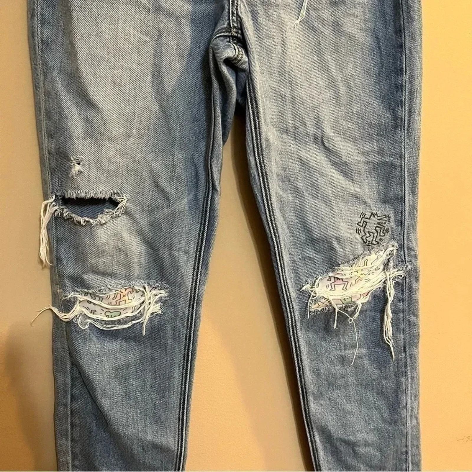 American Eagle Outfitters American Eagle X Keith Haring RARE Distressed Ripped Jeans Size 25" / US 0 / IT 36 - 6 Thumbnail
