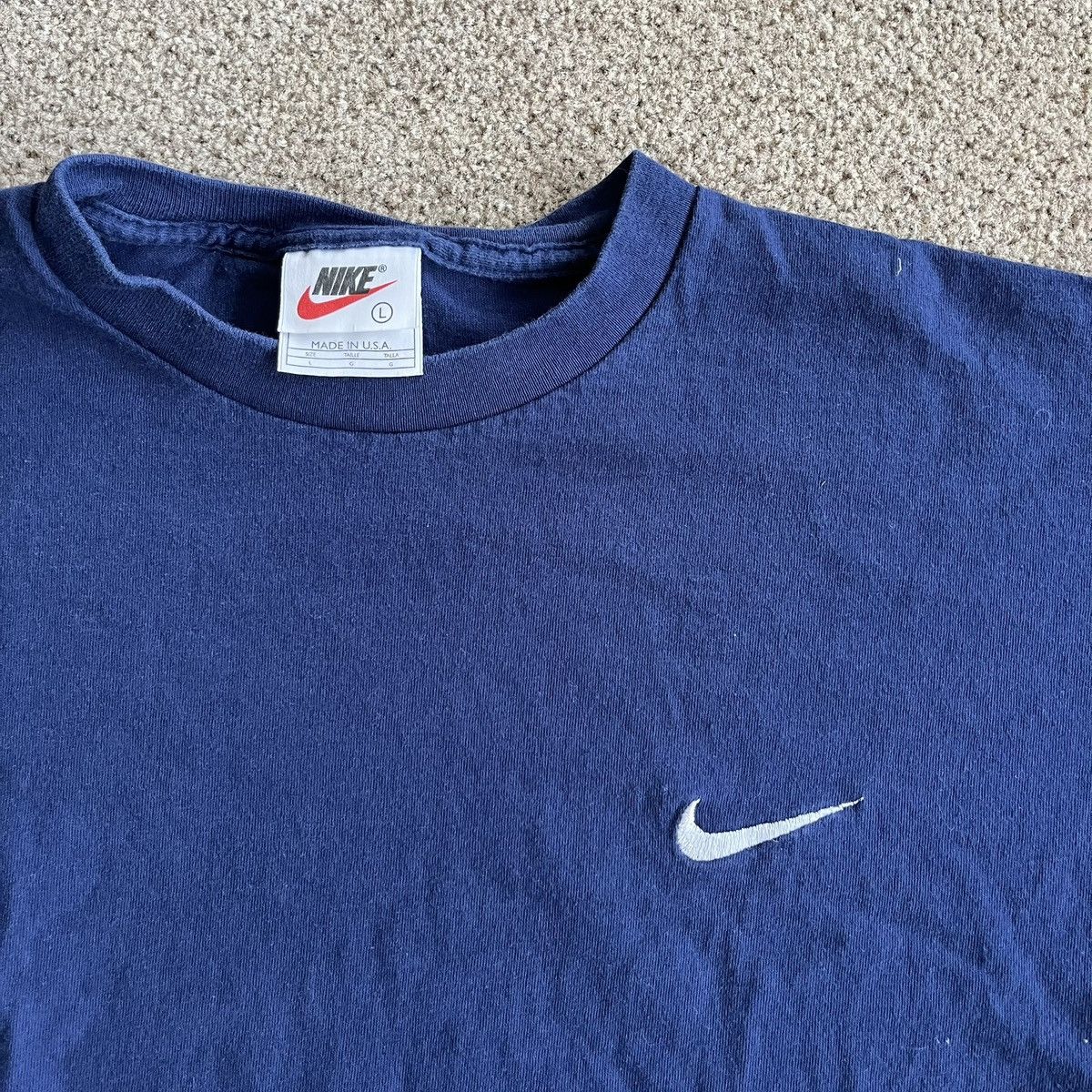 Nike Vintage 90s Nike Embroidered Swoosh Tee Basic Essential Size US L / EU 52-54 / 3 - 2 Thumbnail