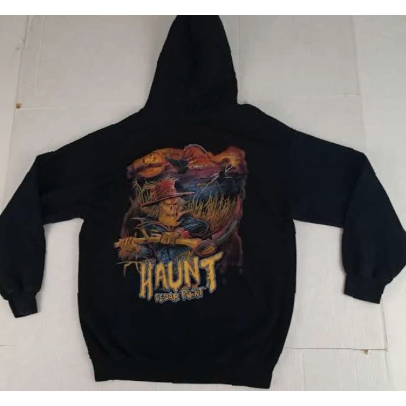 Gildan VINTAGE Haunt Scarecrow Cedar Point Theme Ride Sweatshirt Medium Hooded Pullover Gildan Black Women 24in long 21in pit to pit Size M / US 6-8 / IT 42-44 - 6 Thumbnail