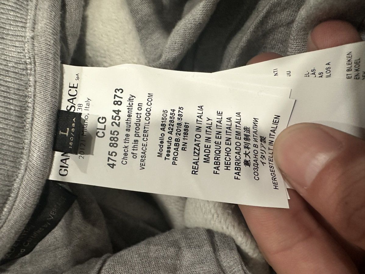 Versace VERSACE RAINBOW COLOR LOGO SWEATPANTS Size US 34 / EU 50 - 4 Thumbnail