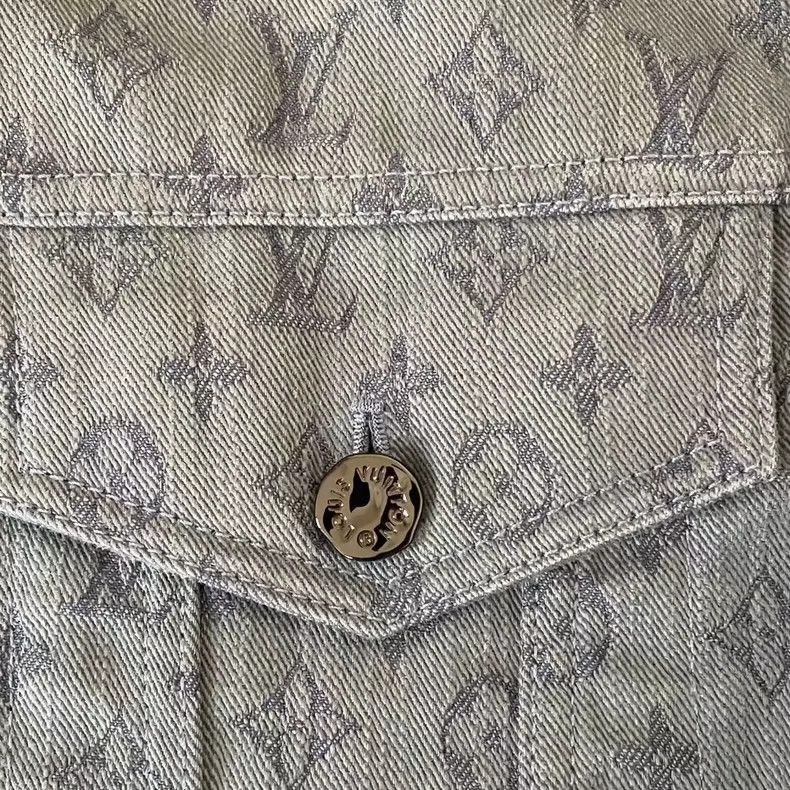 Louis Vuitton louis vuitton Classic denim jacket with Logo jacket 2501-N Size US M / EU 48-50 / 2 - 4 Thumbnail