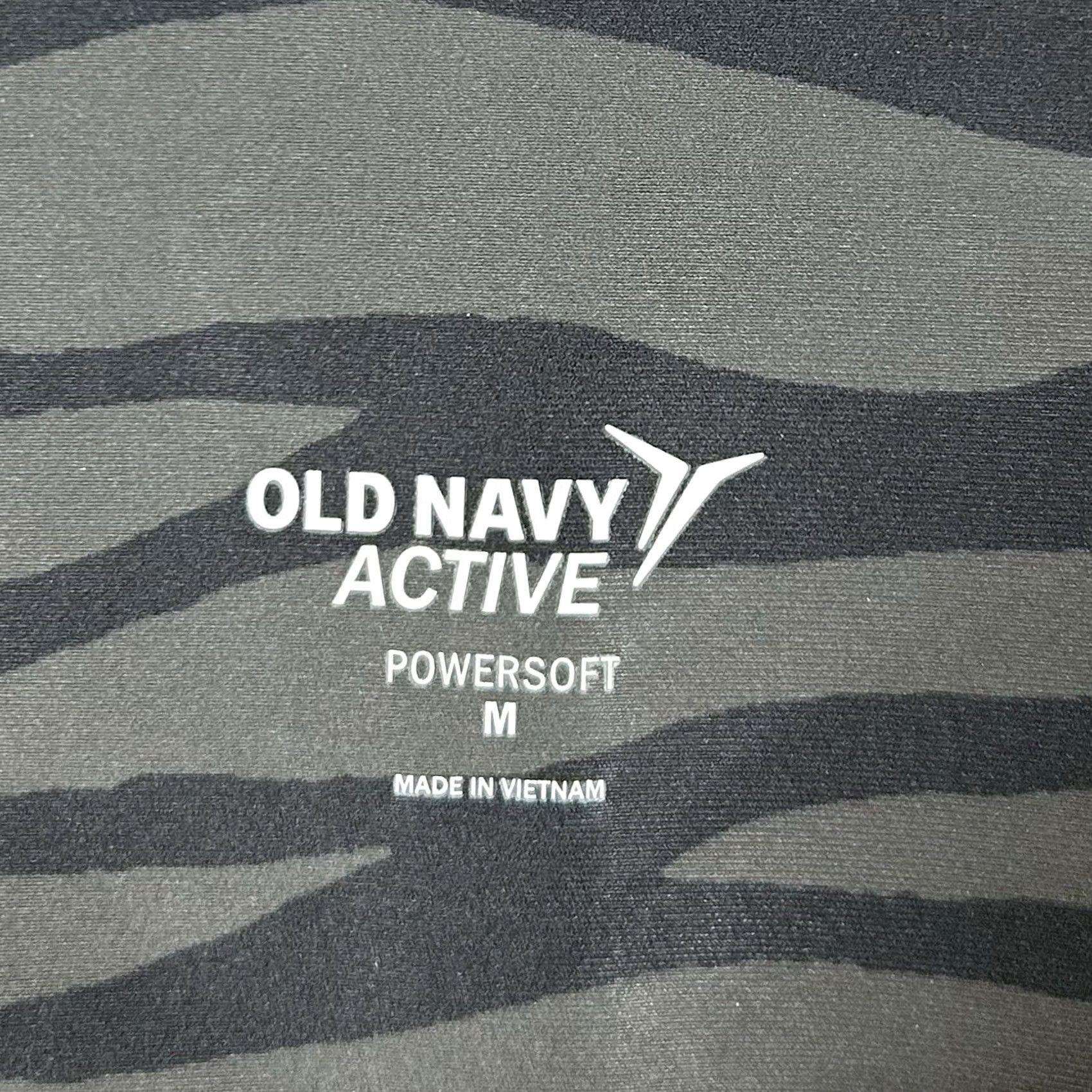 Old Navy Old Navy Active Powersoft Capri Leggings Women's M Gray Zebra Print NWT Size 32" / US 10 / IT 46 - 7 Thumbnail