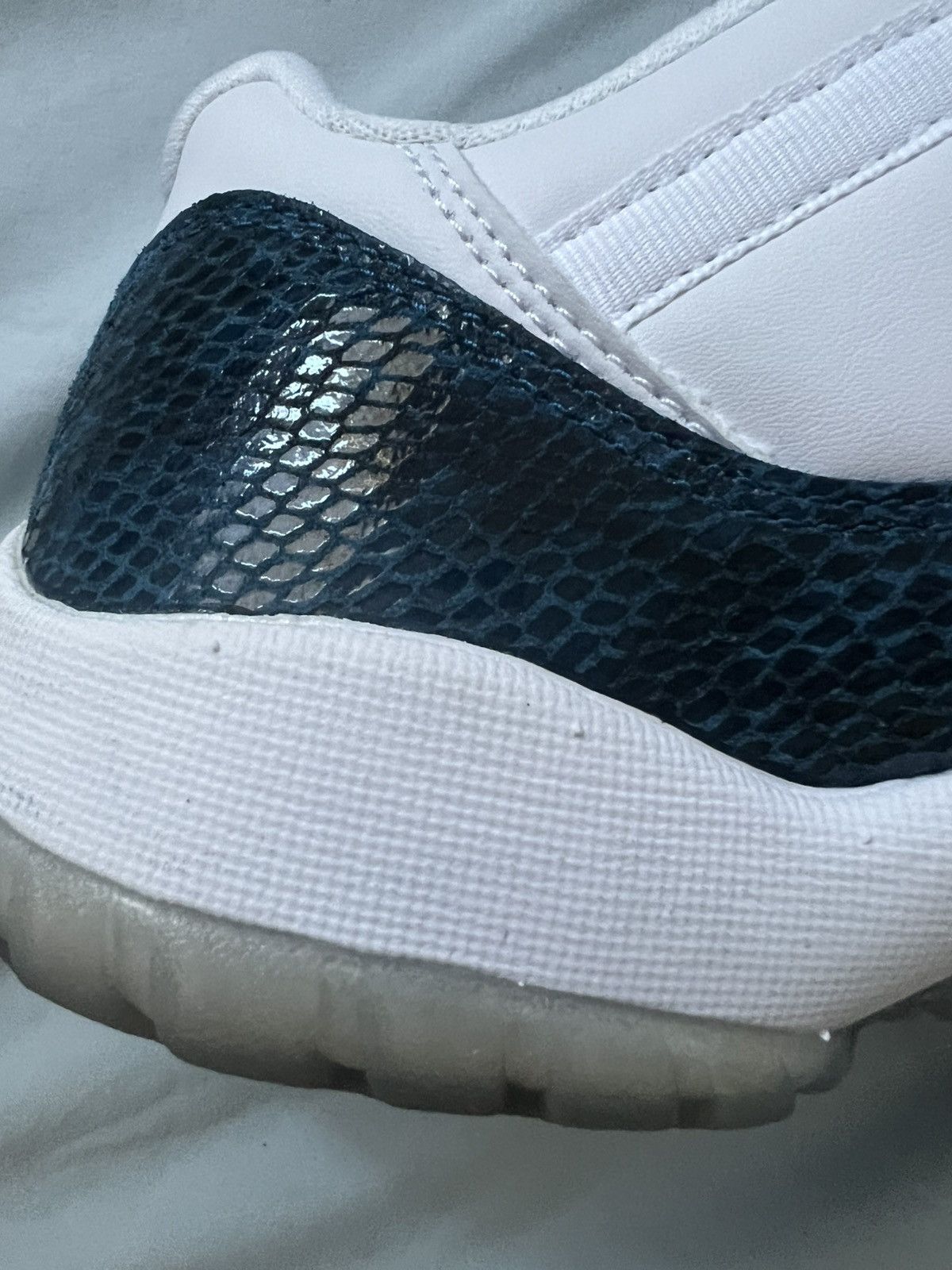 Jordan Brand Nike Air Jordan 11 Retro Low LE (GS) Size US 8 / EU 41 - 15 Thumbnail