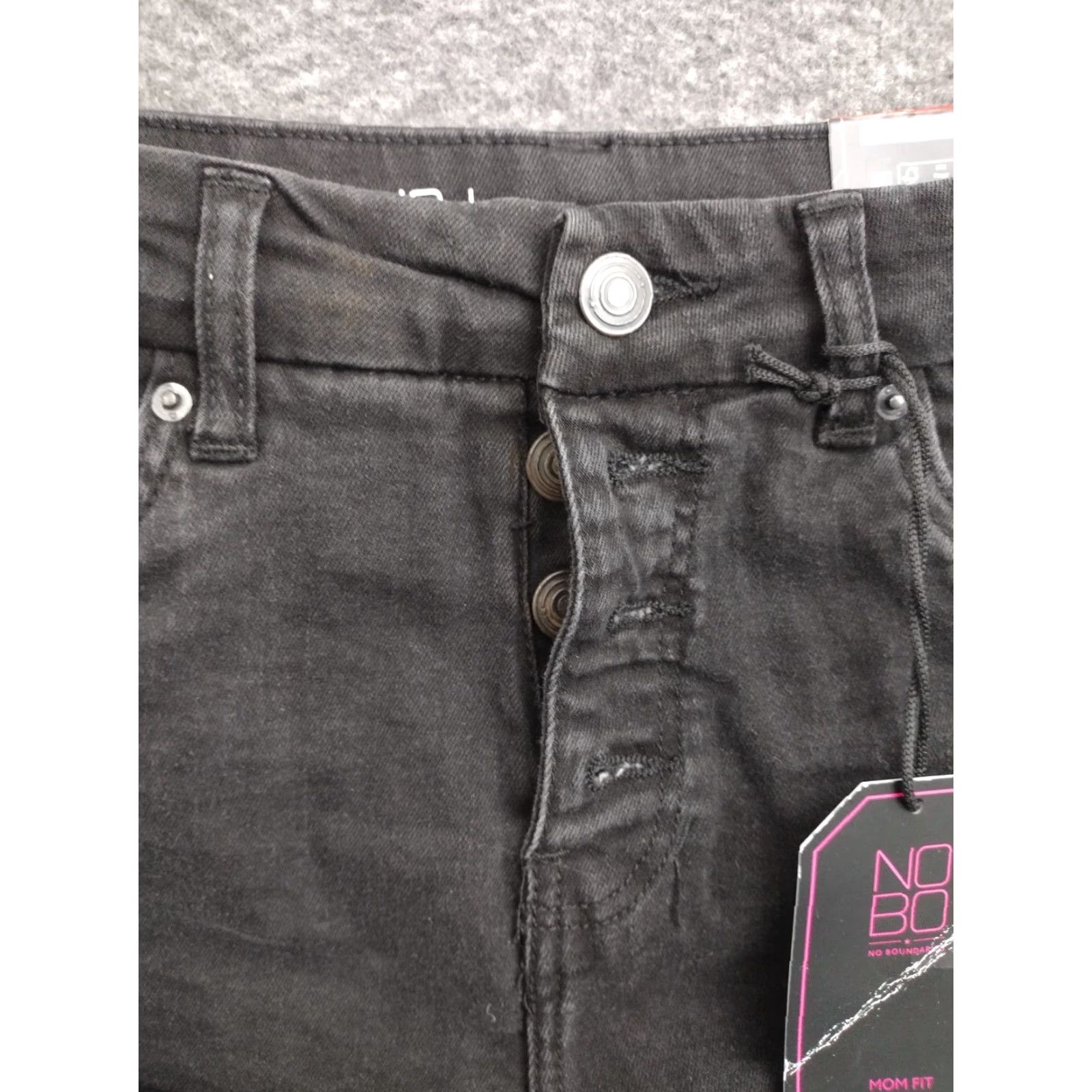 Vintage No Boundaries Shorts Juniors Size 9 Denim Black 5-Pocket Low Rise Casual Travel 90s Curvy Womens Size 30" / US 8 / IT 44 - 3 Thumbnail
