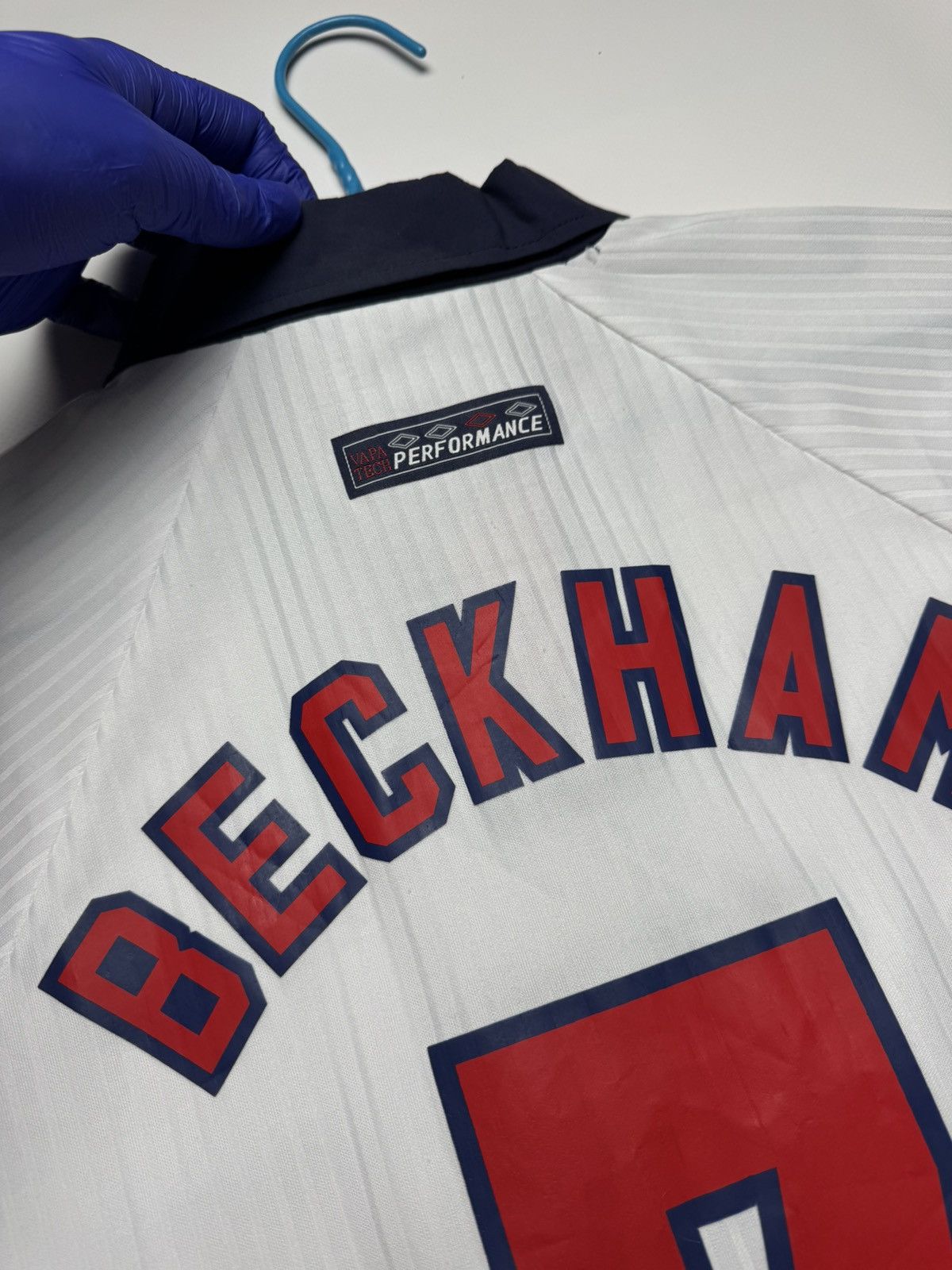 Umbro Vintage 1998 England World Cup Home Jersey - #7 BECKHAM Size US L / EU 52-54 / 3 - 12 Thumbnail