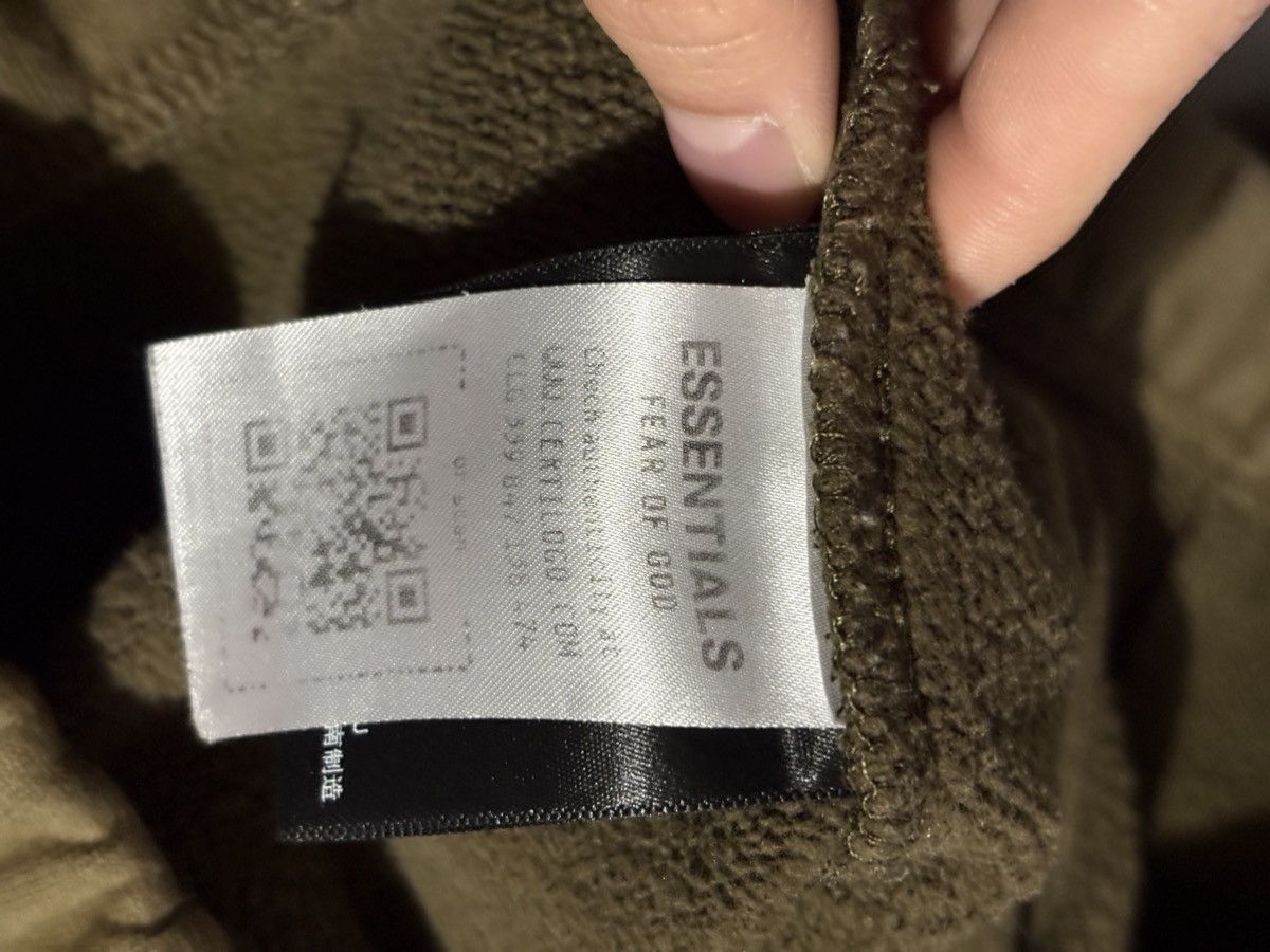 Essentials 26” FW24 Fear of God Essentials Sweatpants olive green khaki Size 26" / US 2 / IT 38 - 7 Thumbnail
