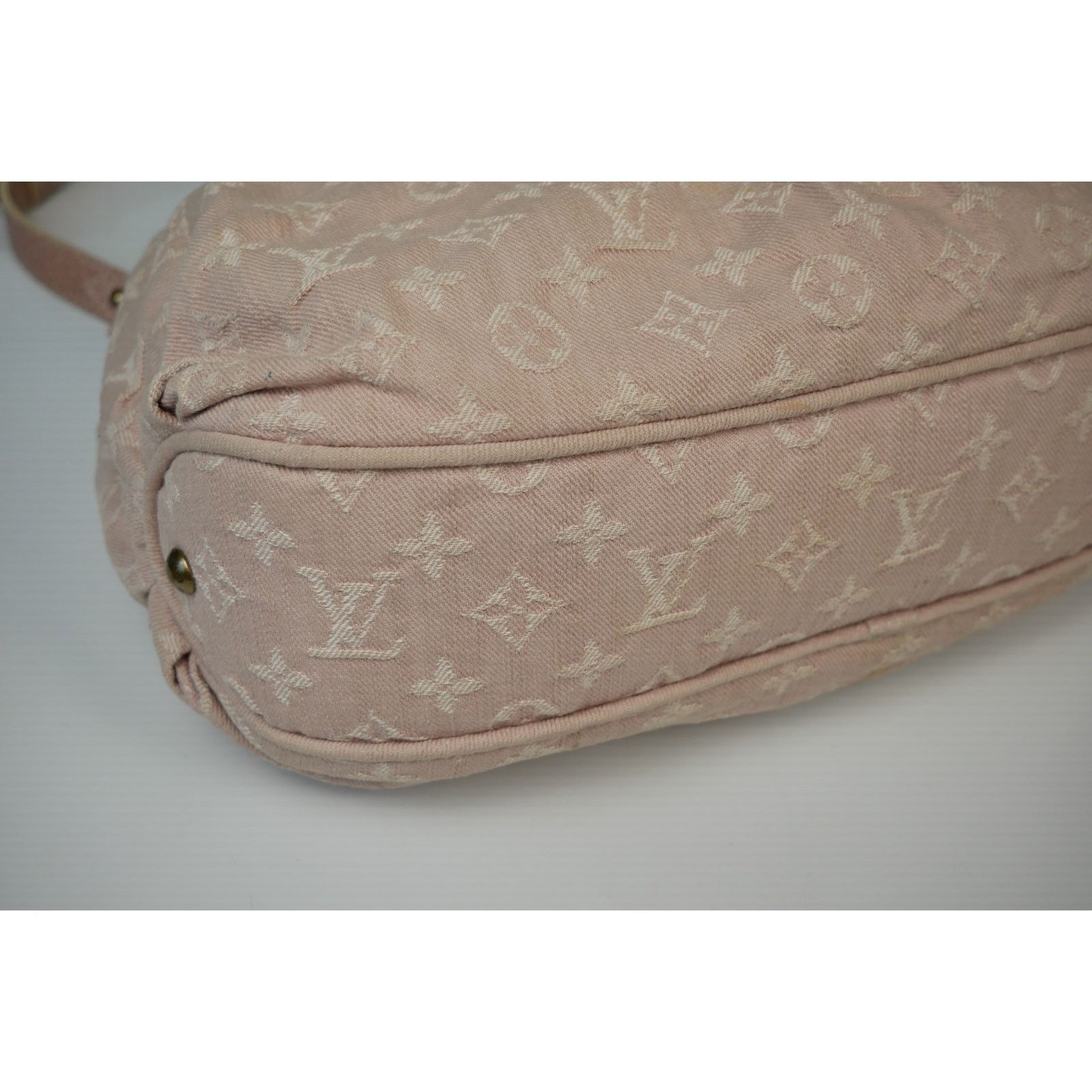 Louis Vuitton Louis Vuitton Rose Denim Monogram Bag Size ONE SIZE - 12 Thumbnail